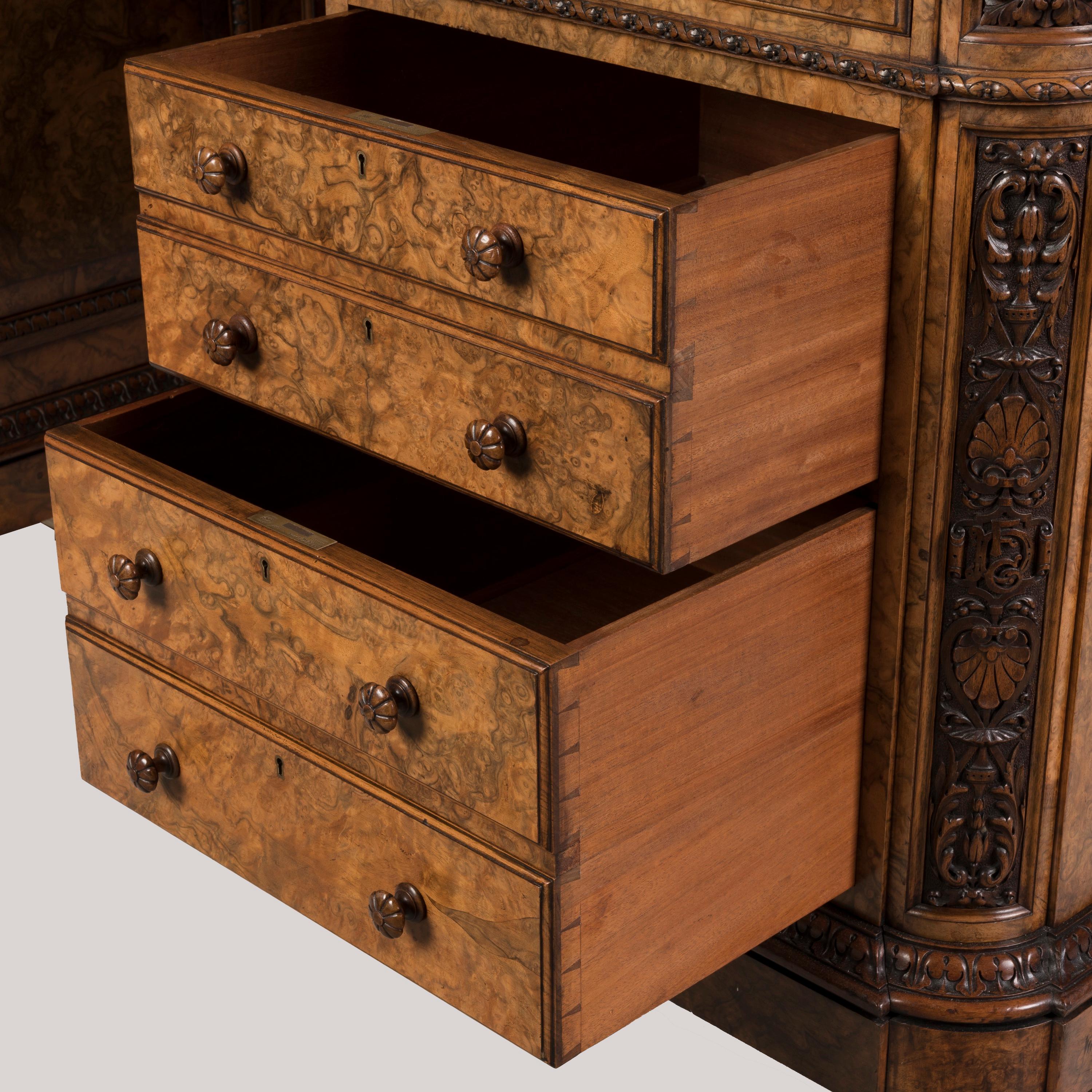 Importante table d'associé en ronce de noyer figurée du 19e siècle par Holland & Sons en vente 2