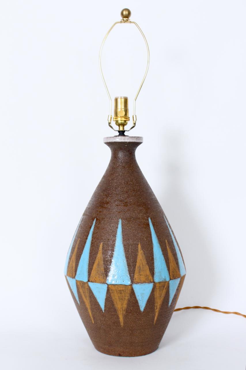 Substantial Aldo Londi for Bitossi Cocoa, Chocolate & Blue Pottery Table Lamp In Good Condition For Sale In Bainbridge, NY
