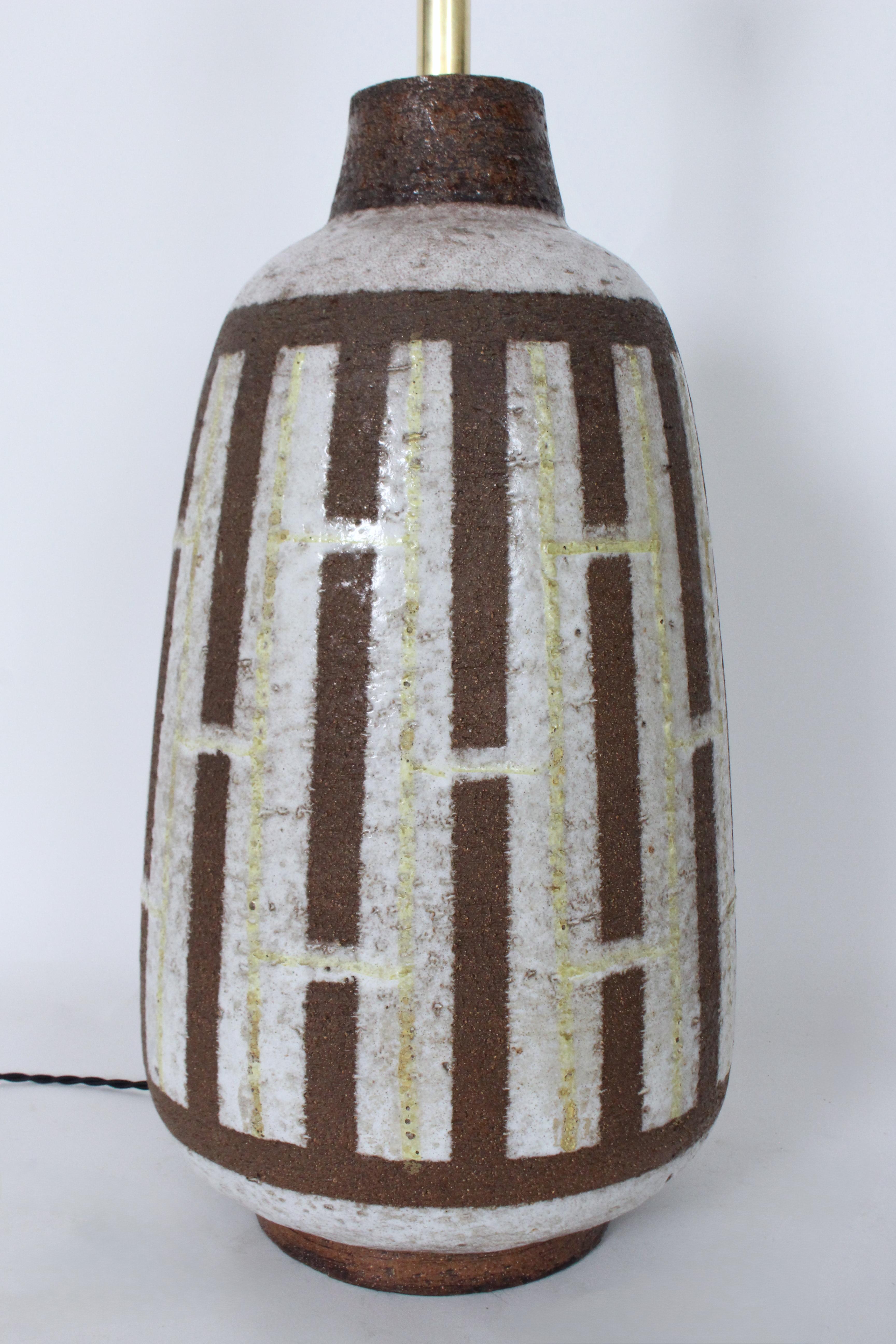 Substantial Aldo Londi for Bitossi Cocoa & Cream Pottery Table Lamp, C. 1950 im Angebot 2
