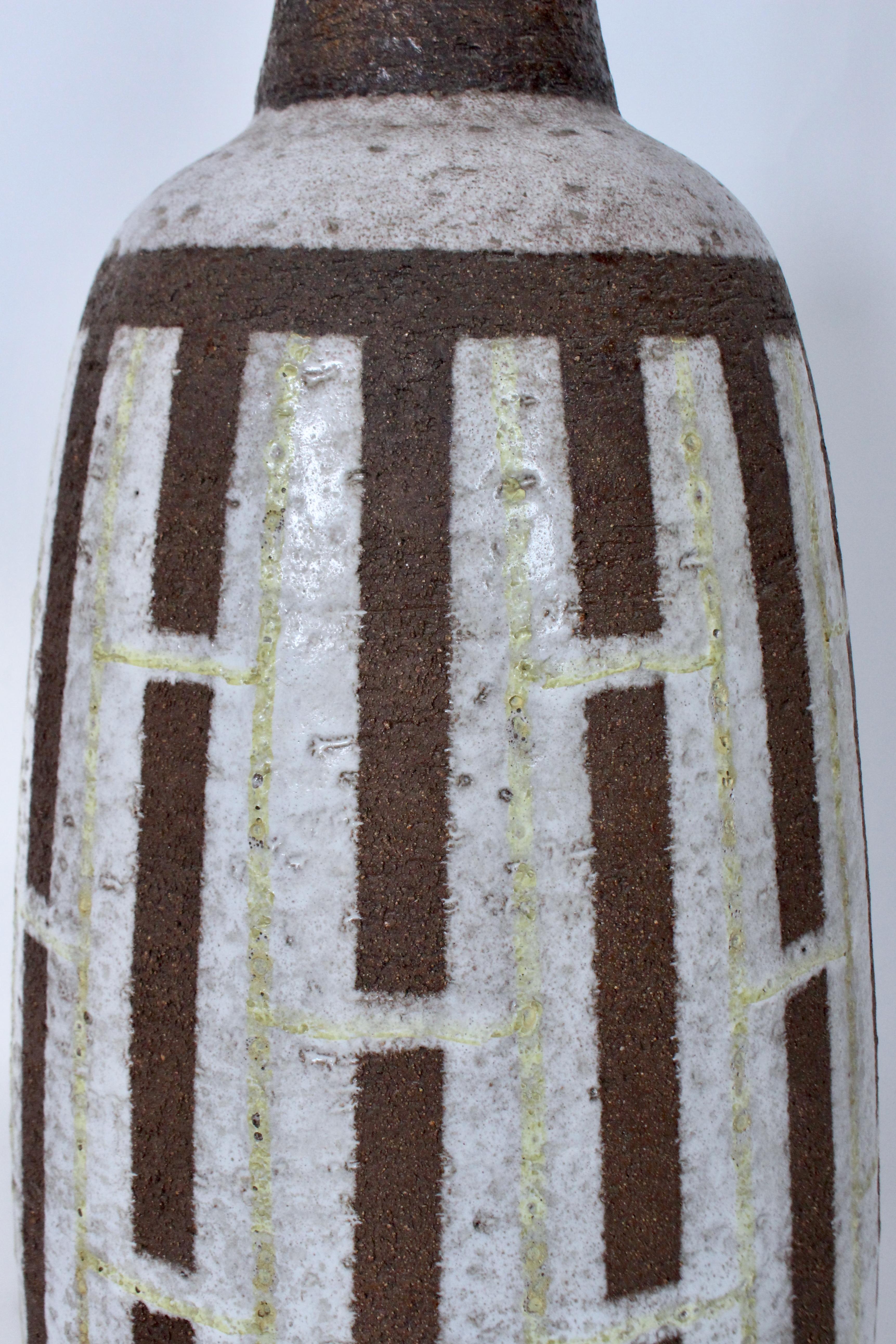 Substantial Aldo Londi for Bitossi Cocoa & Cream Pottery Table Lamp, C. 1950 im Angebot 4
