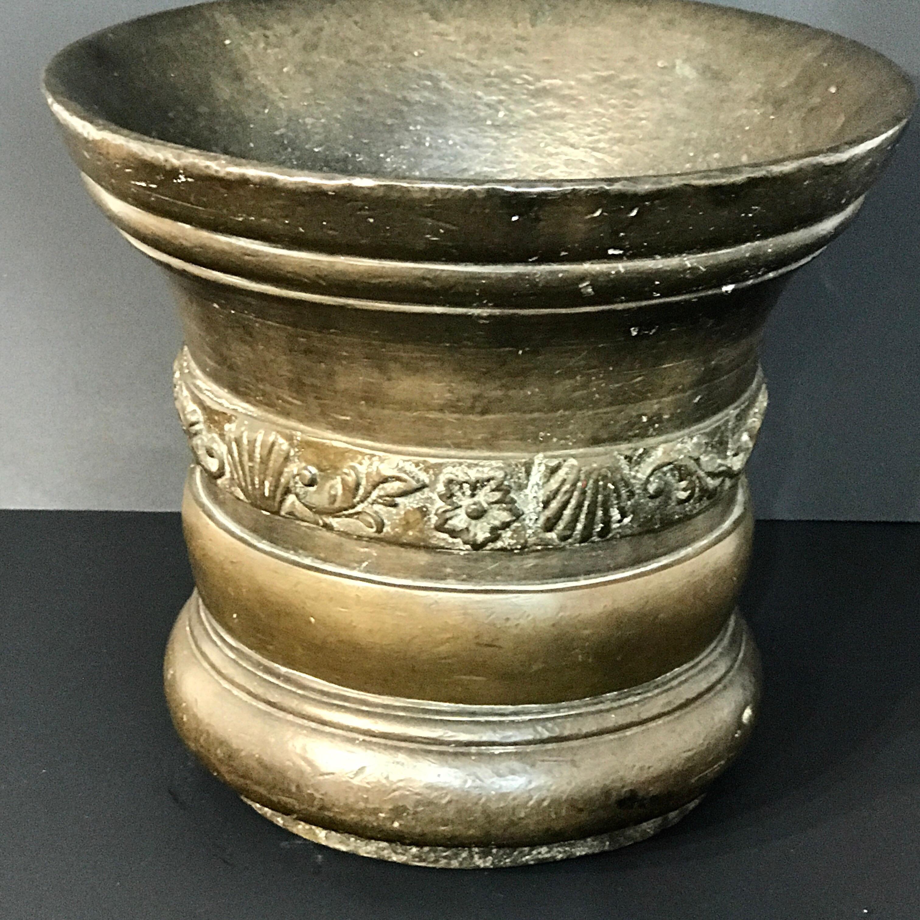 Cast Substantial Antique Italian Bronze Mortar and Pestle For Sale