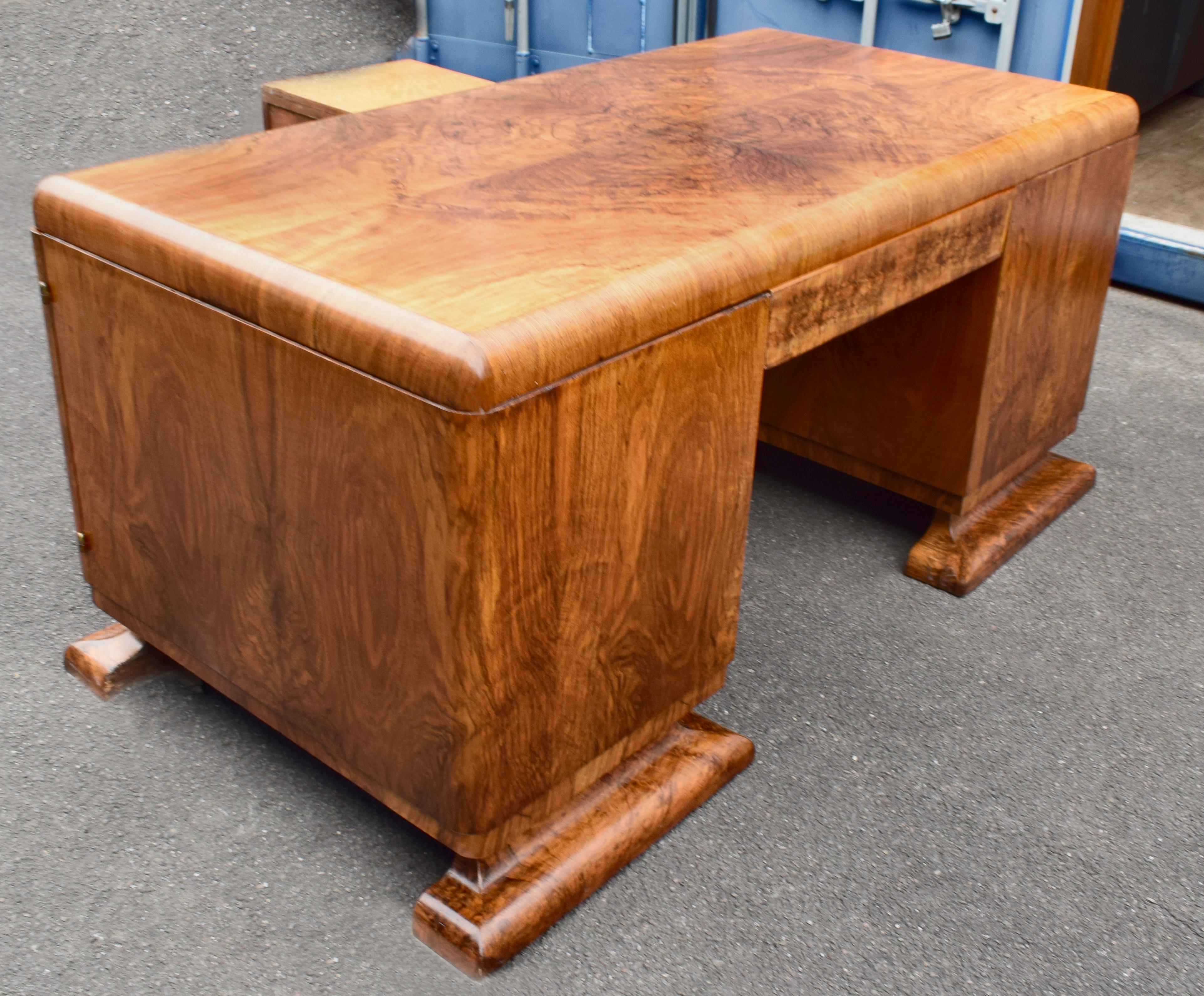 Substantial Art Deco Walnut Partners Desk, circa 1935 4