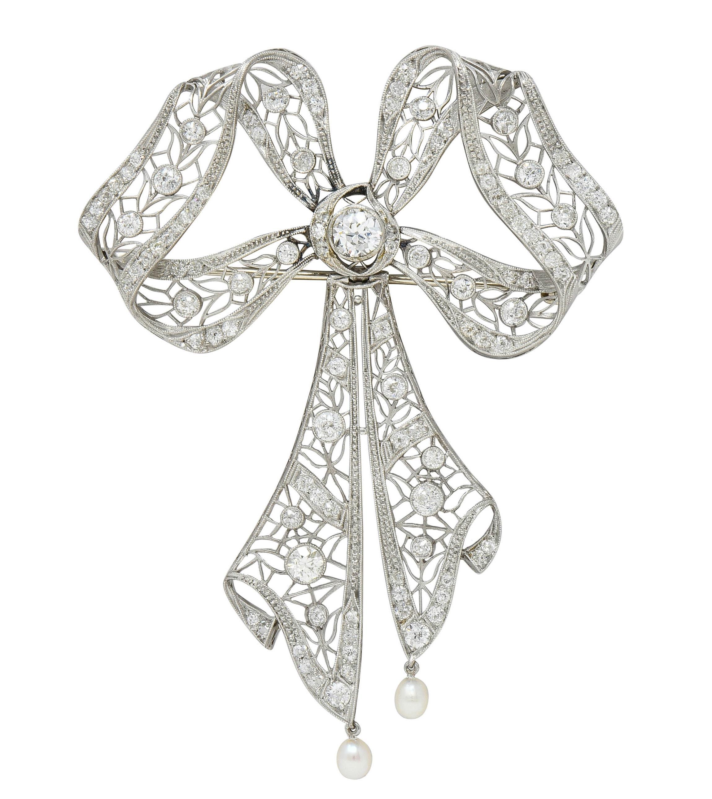 Substantial Belle Epoque Diamante Platino Antiguo Broche Colgante Lazo Tremblant en venta 3