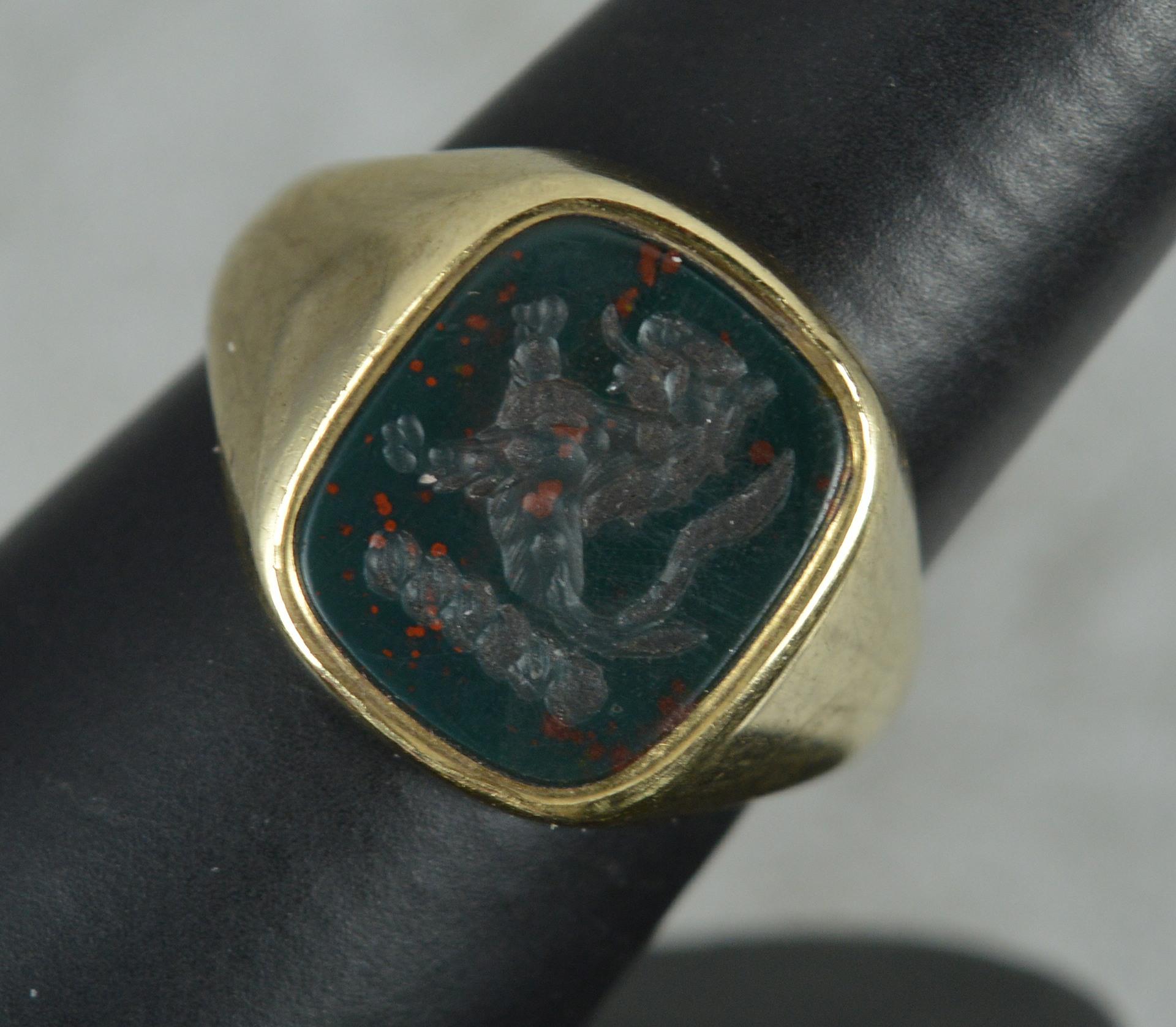 Substantial Bloodstone Intaglio and Yellow Gold Unisex Signet Lion Seal Ring 2