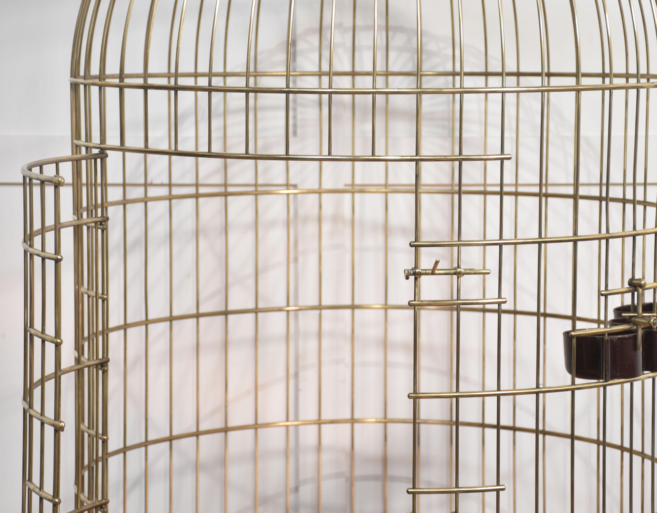 20ième siècle Substantielle cage à oiseaux en laiton et cuivre en vente