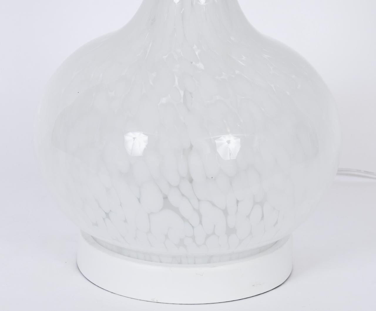 Substantial Carlo Nason for Mazzega White Murano Glass Table Lamp, C. 1970 For Sale 4