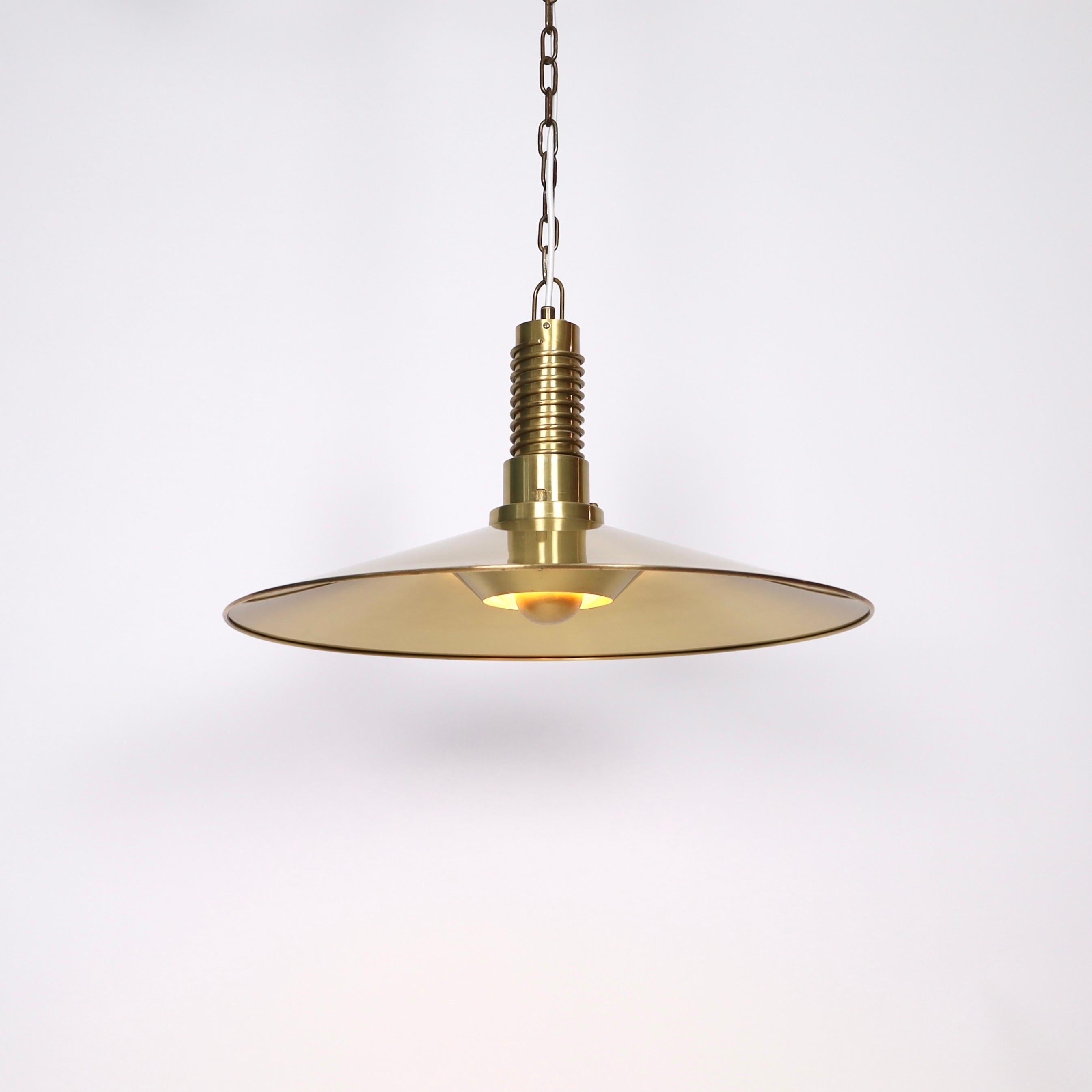 Sostanziosa lampada a sospensione danese moderna in ottone di Fog and Morup, anni '60, Danimarca in vendita 2