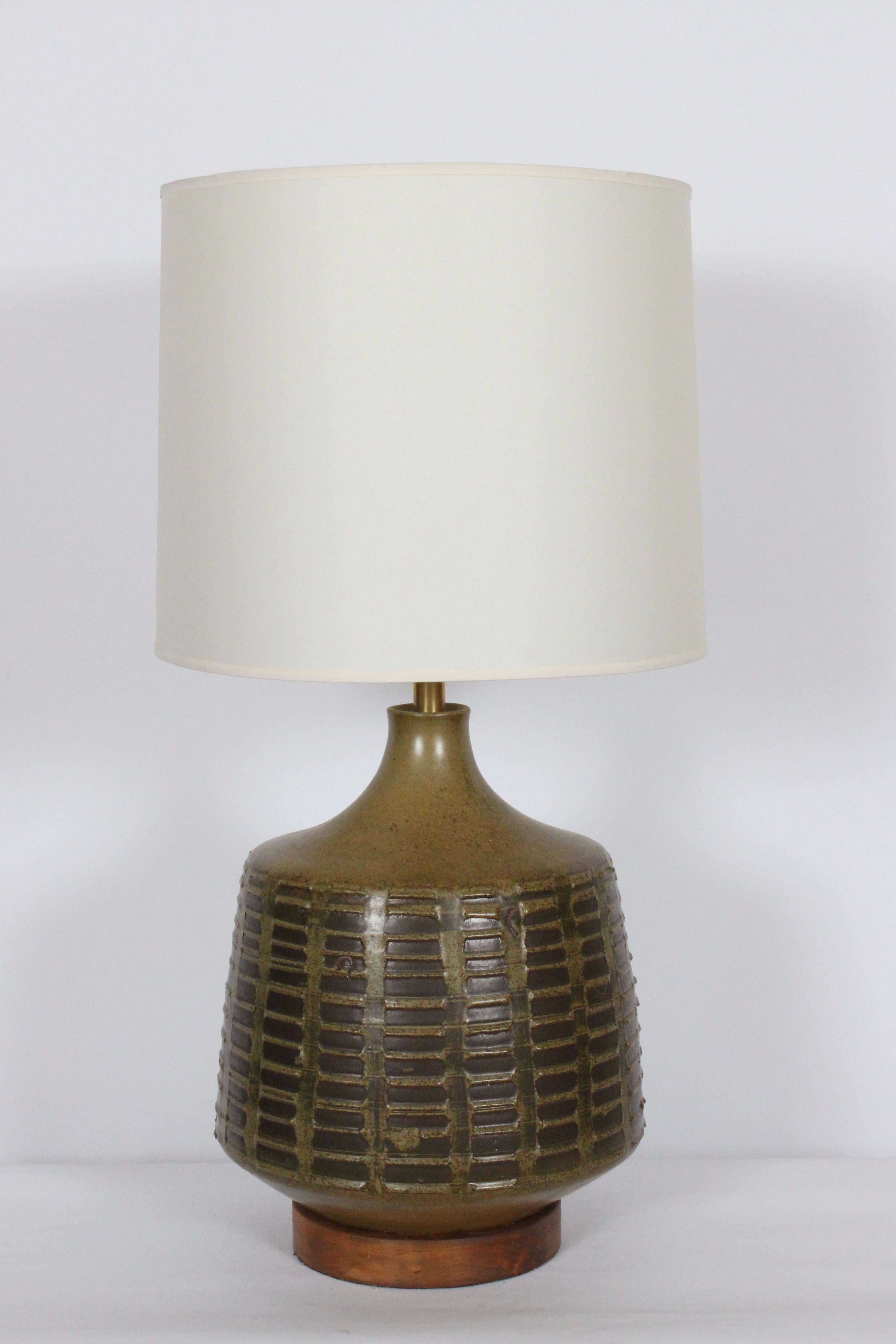 Substantial David Cressey Olive & Cocoa Patterned Art Pottery Table Lamp 3