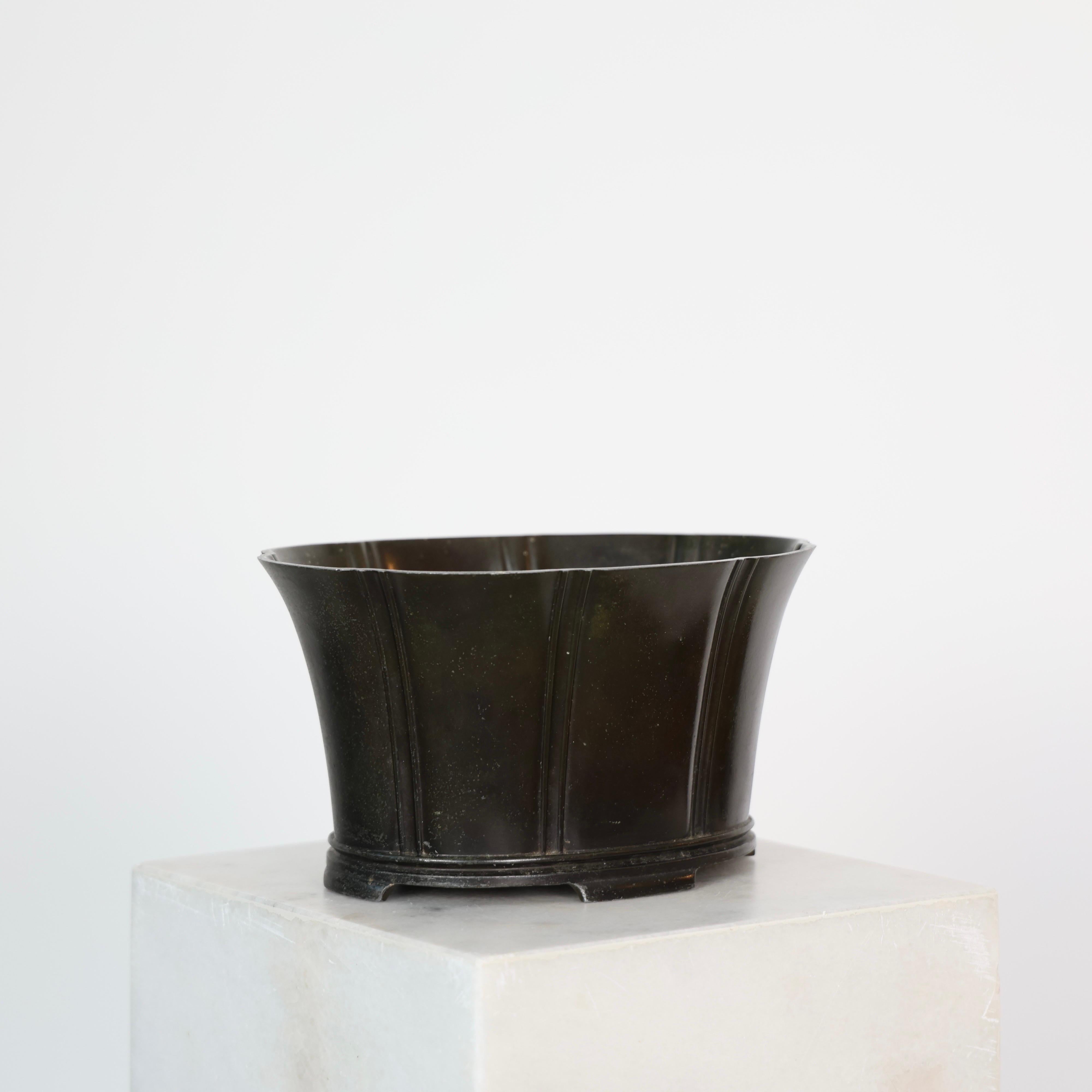 Danois Importante Jardinière Diskometal de Just Andersen, années 1940, Danemark en vente