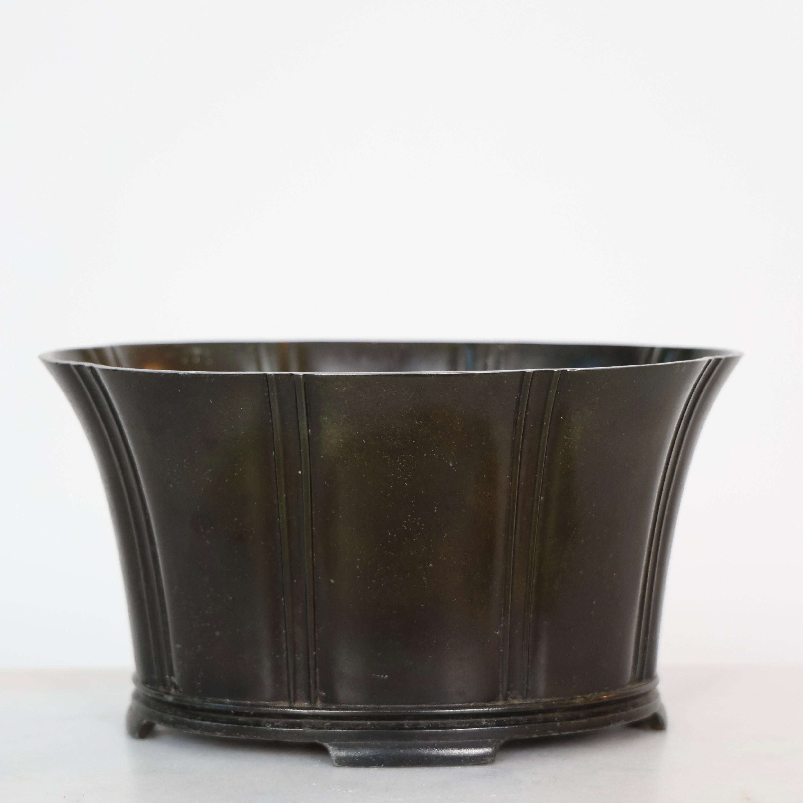 Importante Jardinière Diskometal de Just Andersen, années 1940, Danemark Bon état - En vente à Værløse, DK