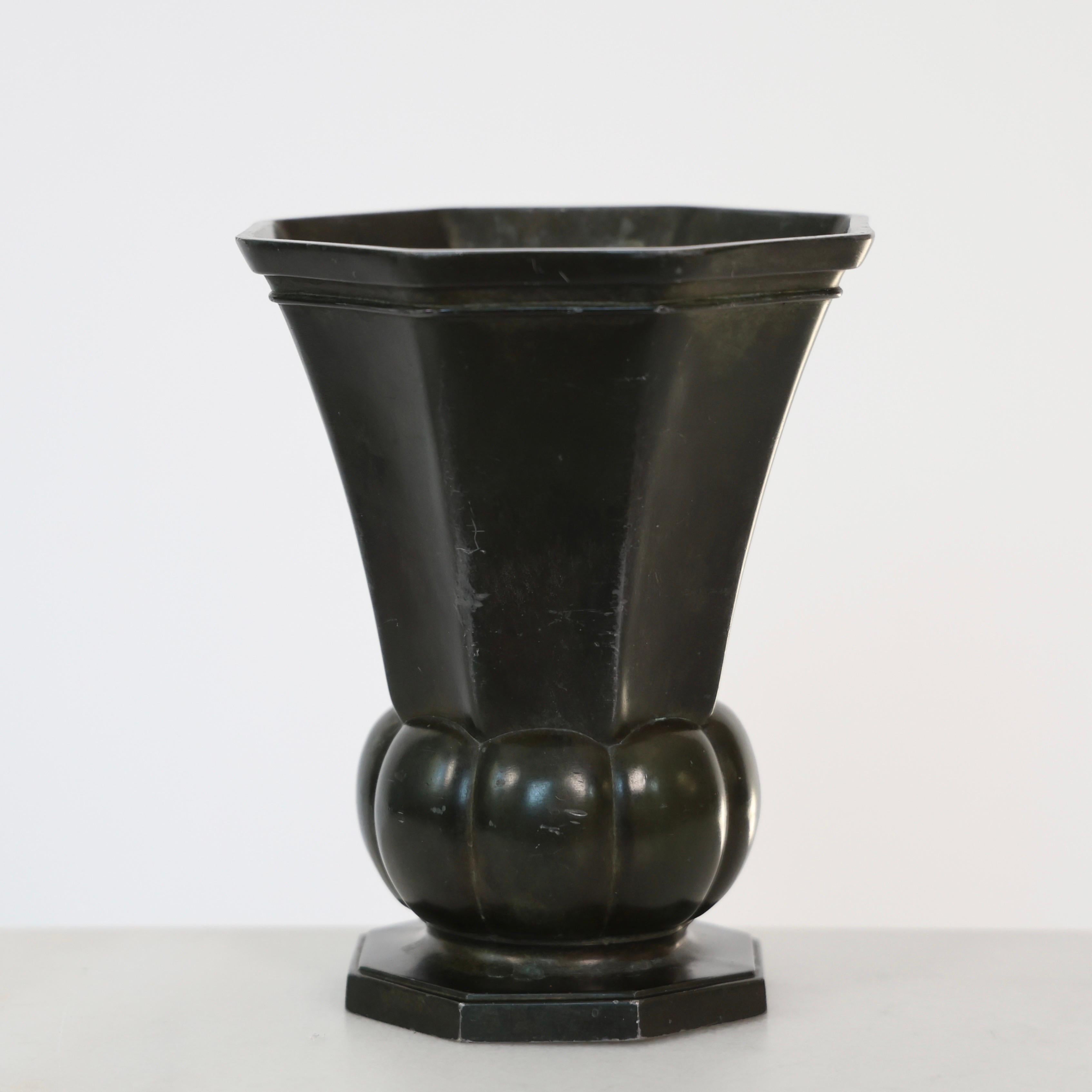 Vaso Diskometal di Just Andersen, anni '30, Danimarca In condizioni buone in vendita a Værløse, DK
