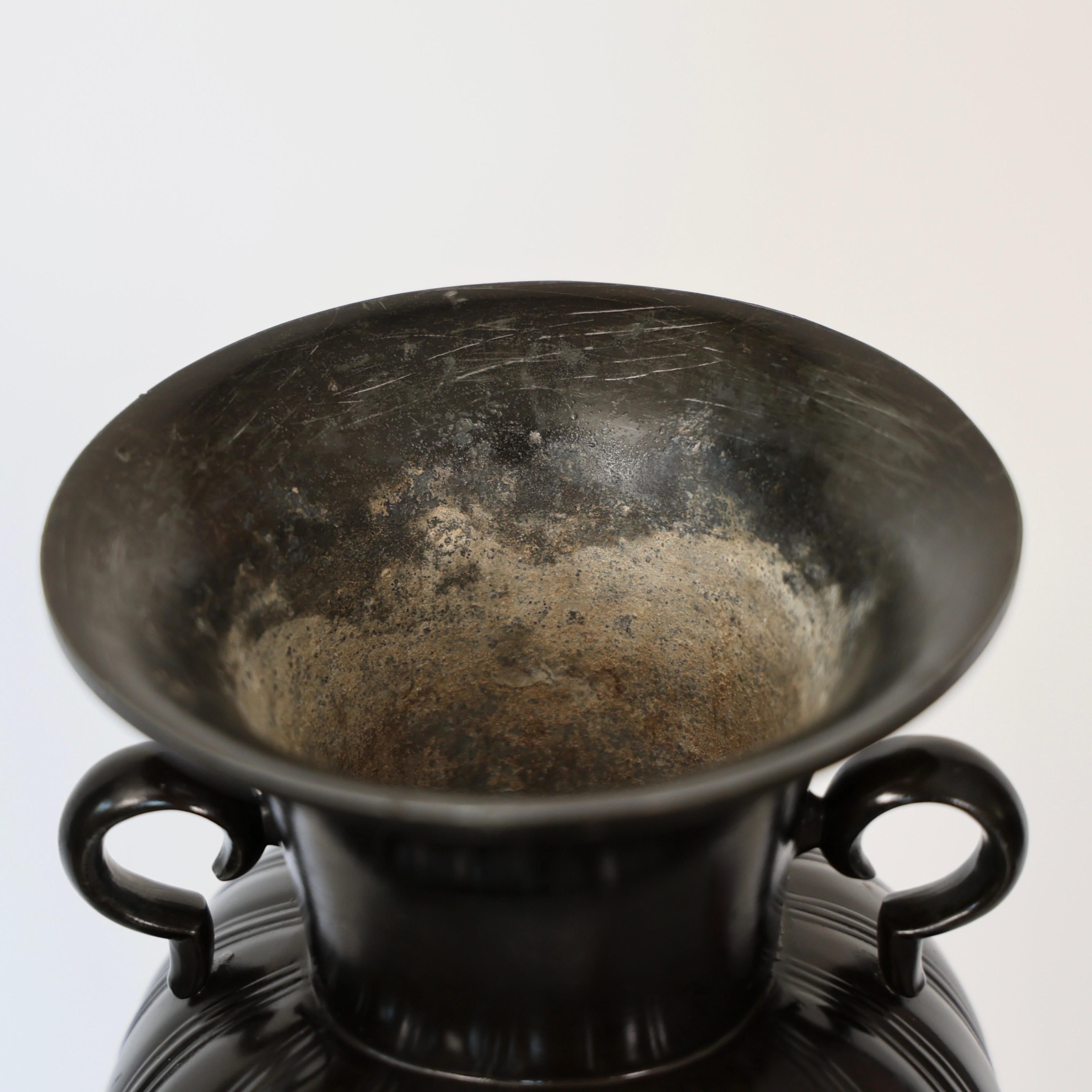 Bemerkenswerte Diskometallvase von Just Andersen, 1930er Jahre, Dänemark (Metall) im Angebot