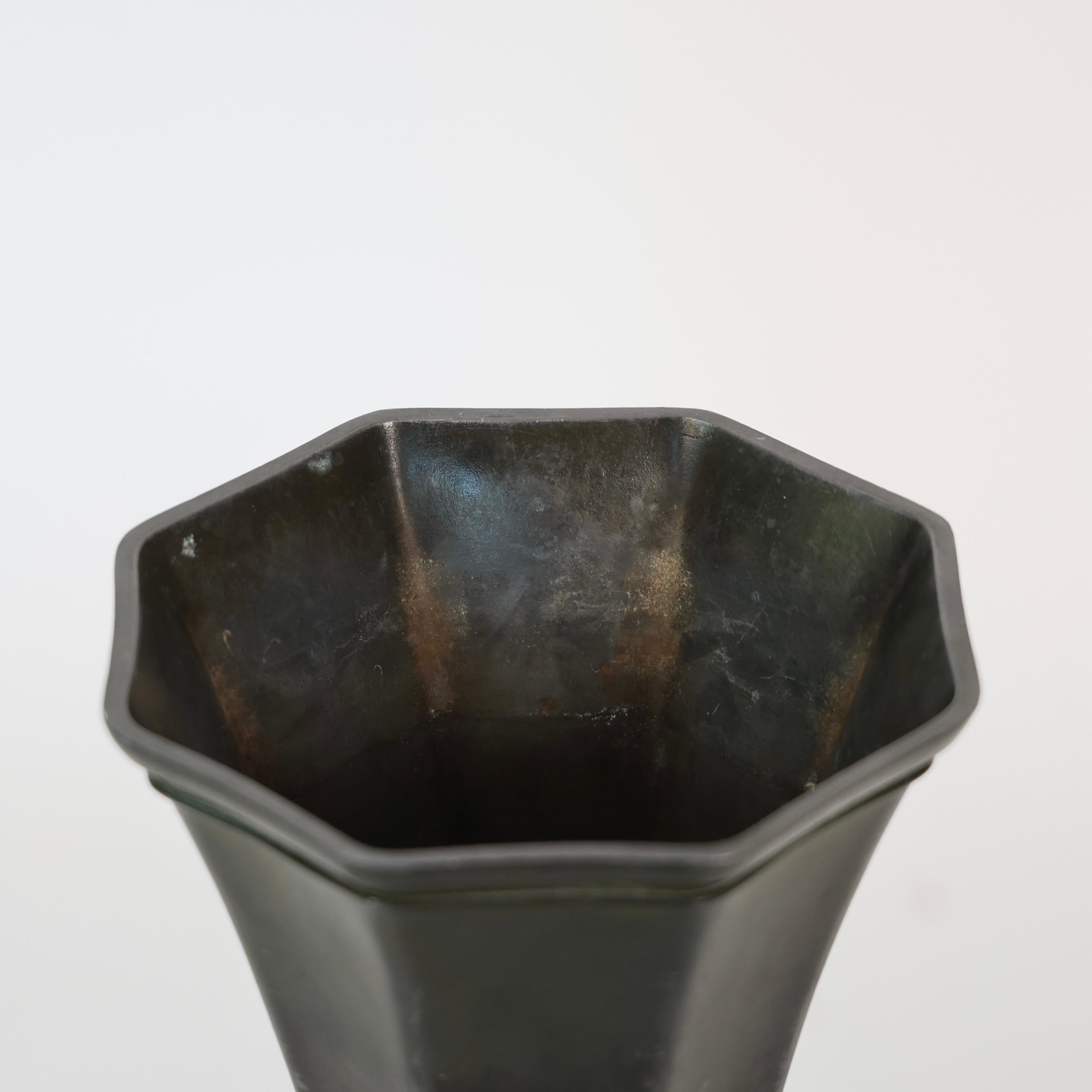 Metallo Vaso Diskometal di Just Andersen, anni '30, Danimarca in vendita