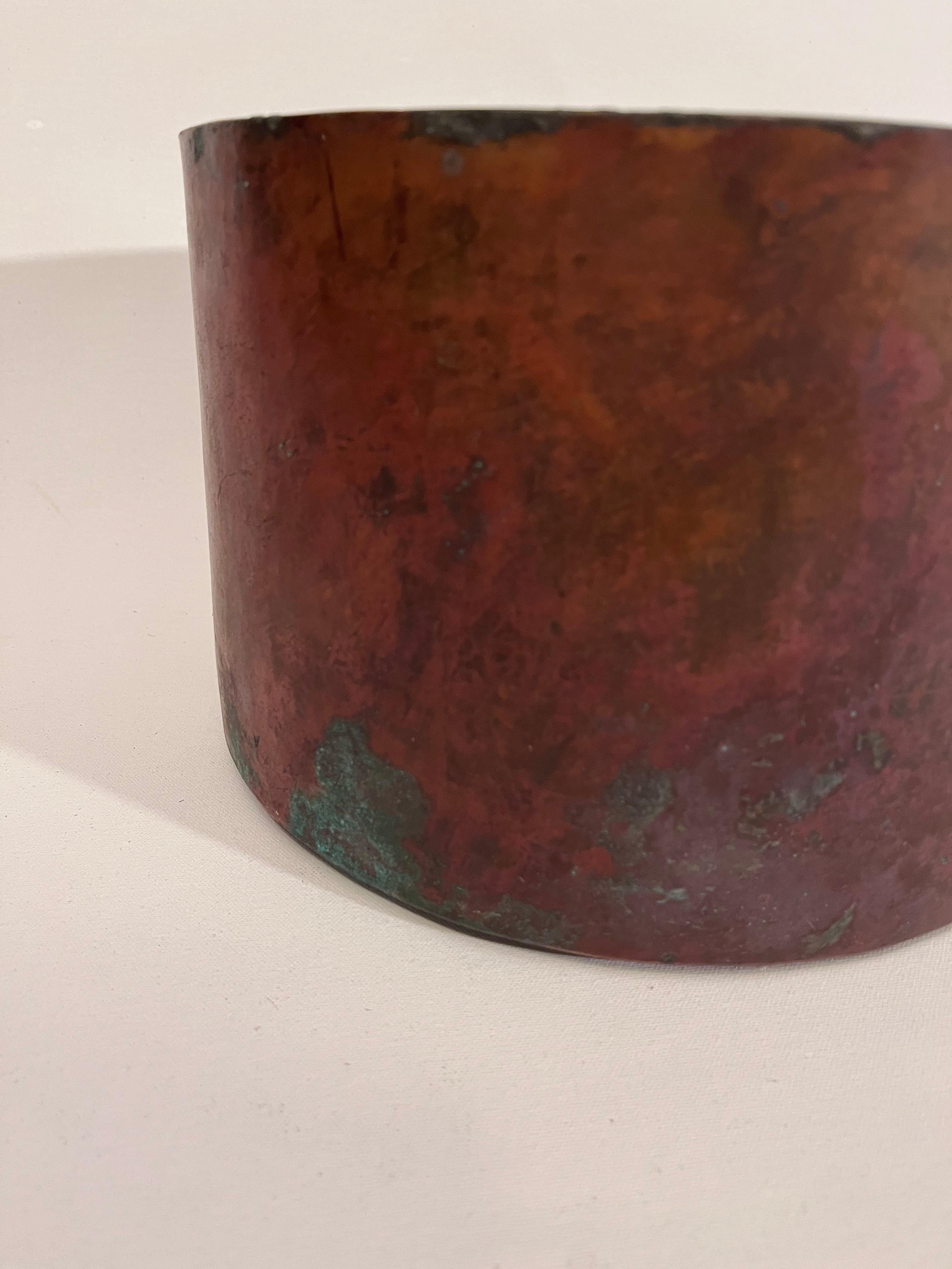 Substanzielle frühen 19. Jahrhundert Pennsylvania primitive große Kupfer Küche Topf (Volkskunst) im Angebot