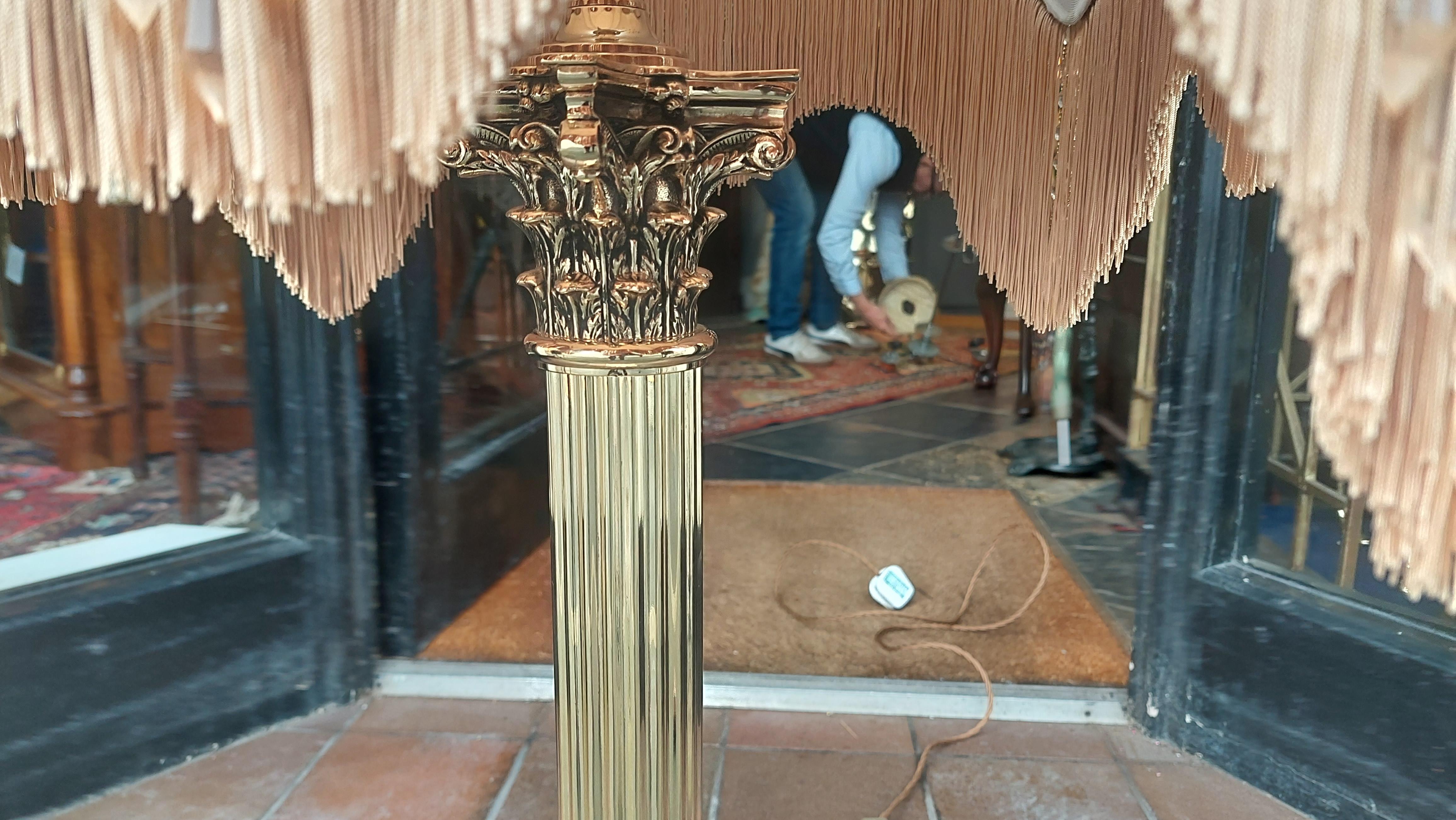 Neoclassical Revival Substantial Edwardian Brass Corinthian Column Table Lamp