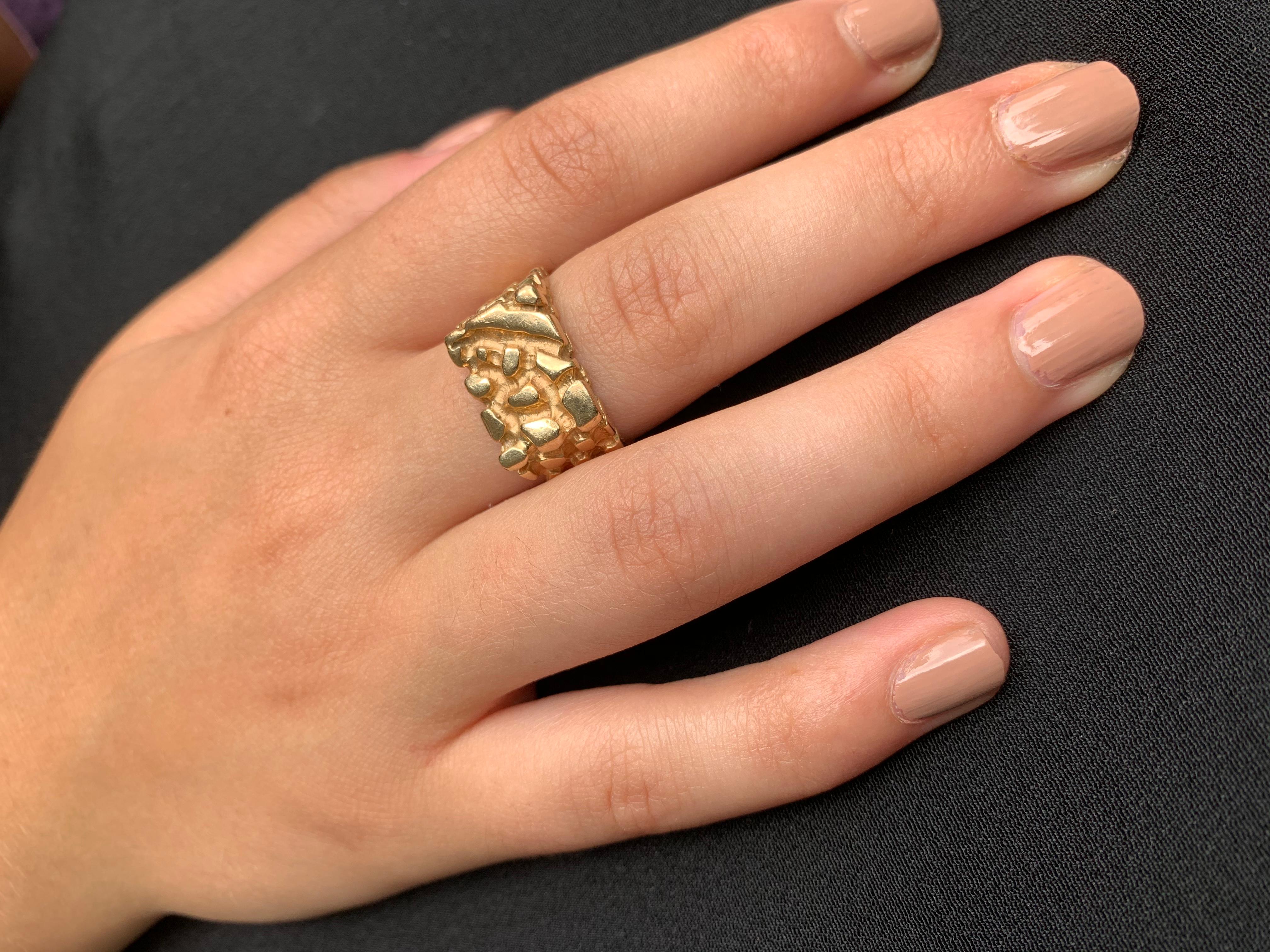 Modernista Anello Signet in oro giallo 14K con pepita d'oro di proprietà, anni '70 in vendita
