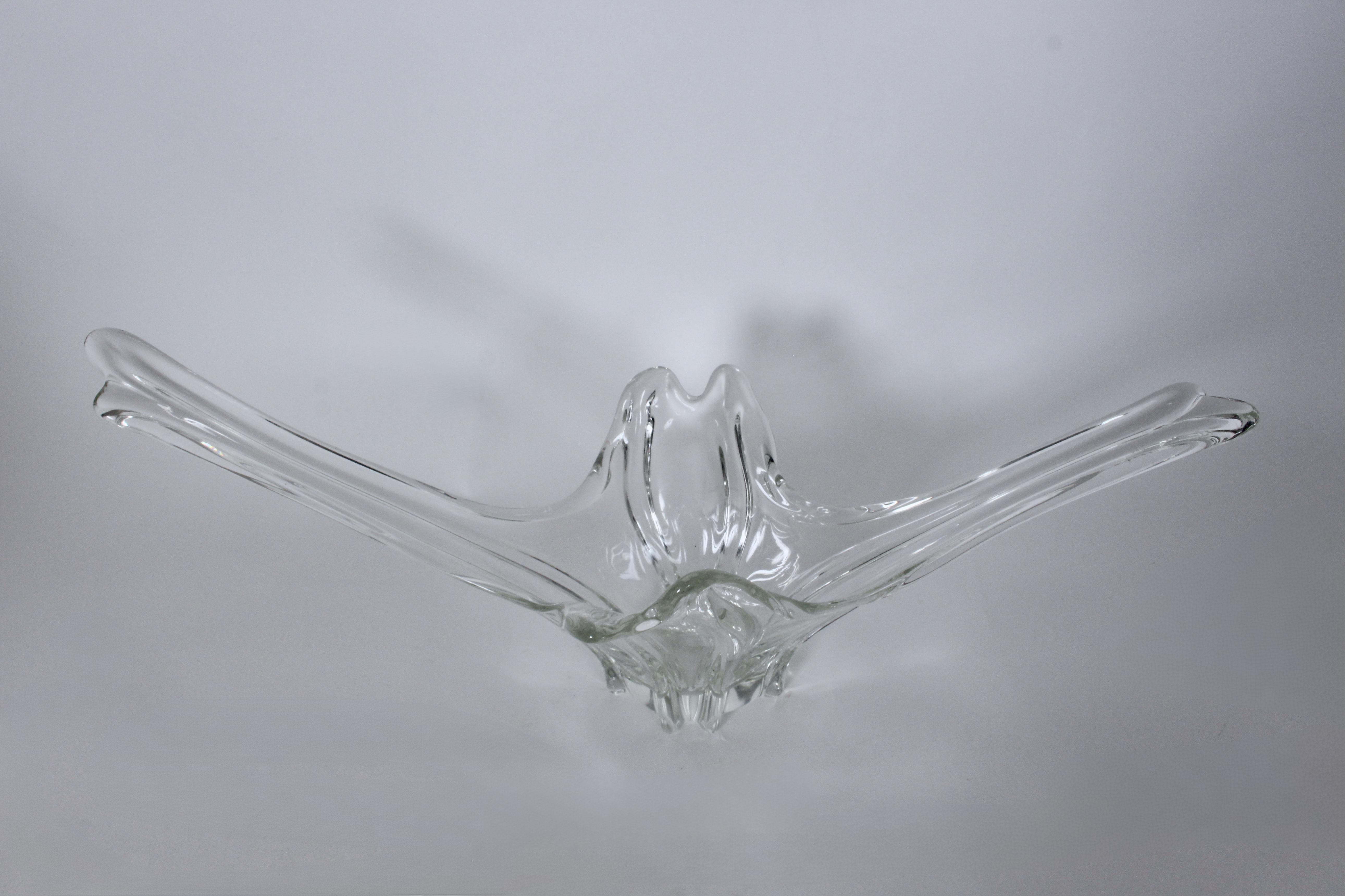 Sustancial Recipiente de Cristal de Plomo Transparente Estilo Daum Francés en forma de Cola de Golondrina en venta 8