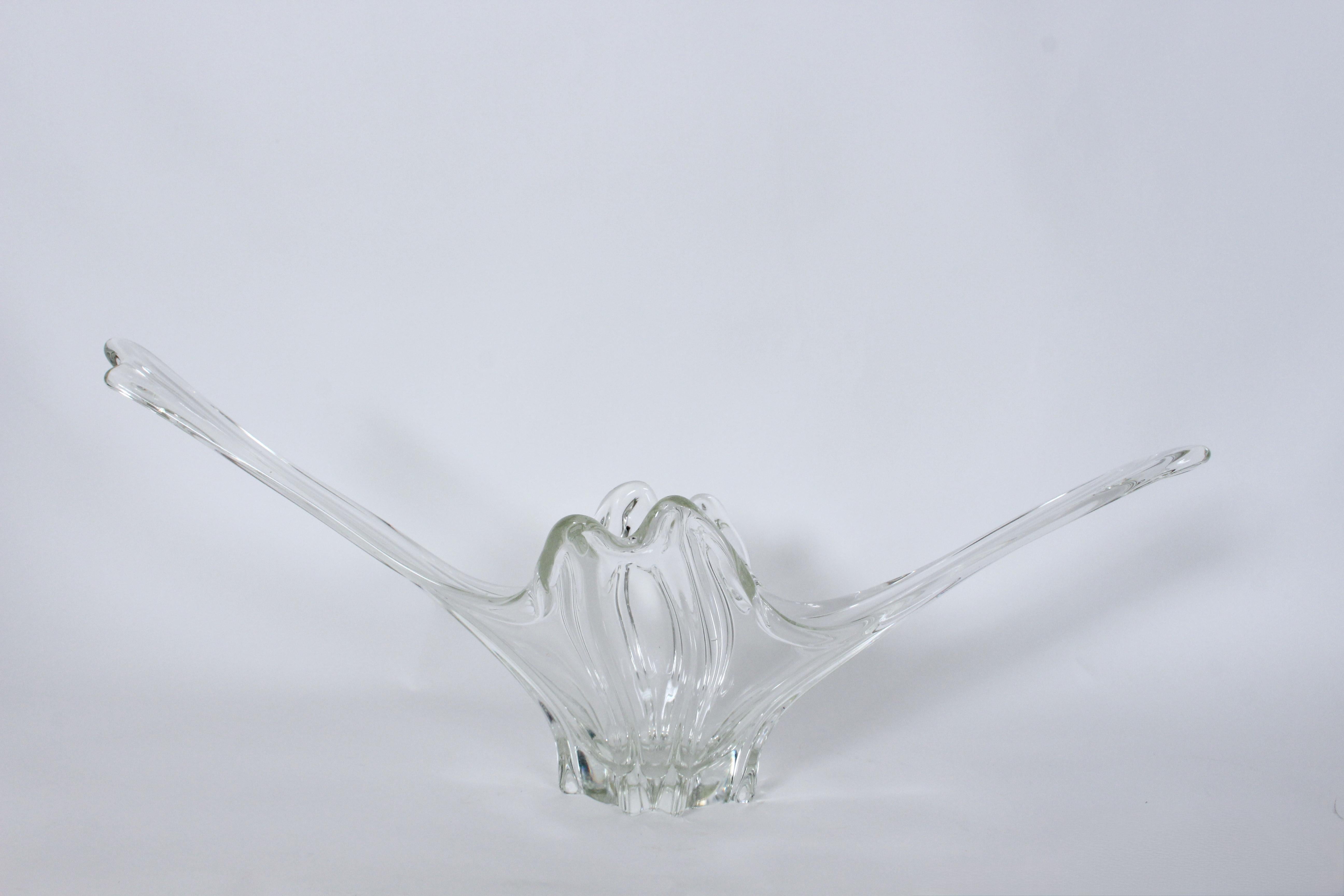 Sustancial Recipiente de Cristal de Plomo Transparente Estilo Daum Francés en forma de Cola de Golondrina Estadounidense en venta