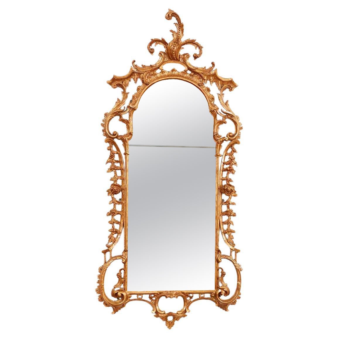 Sostanzioso specchio rococò georgiano in legno dorato