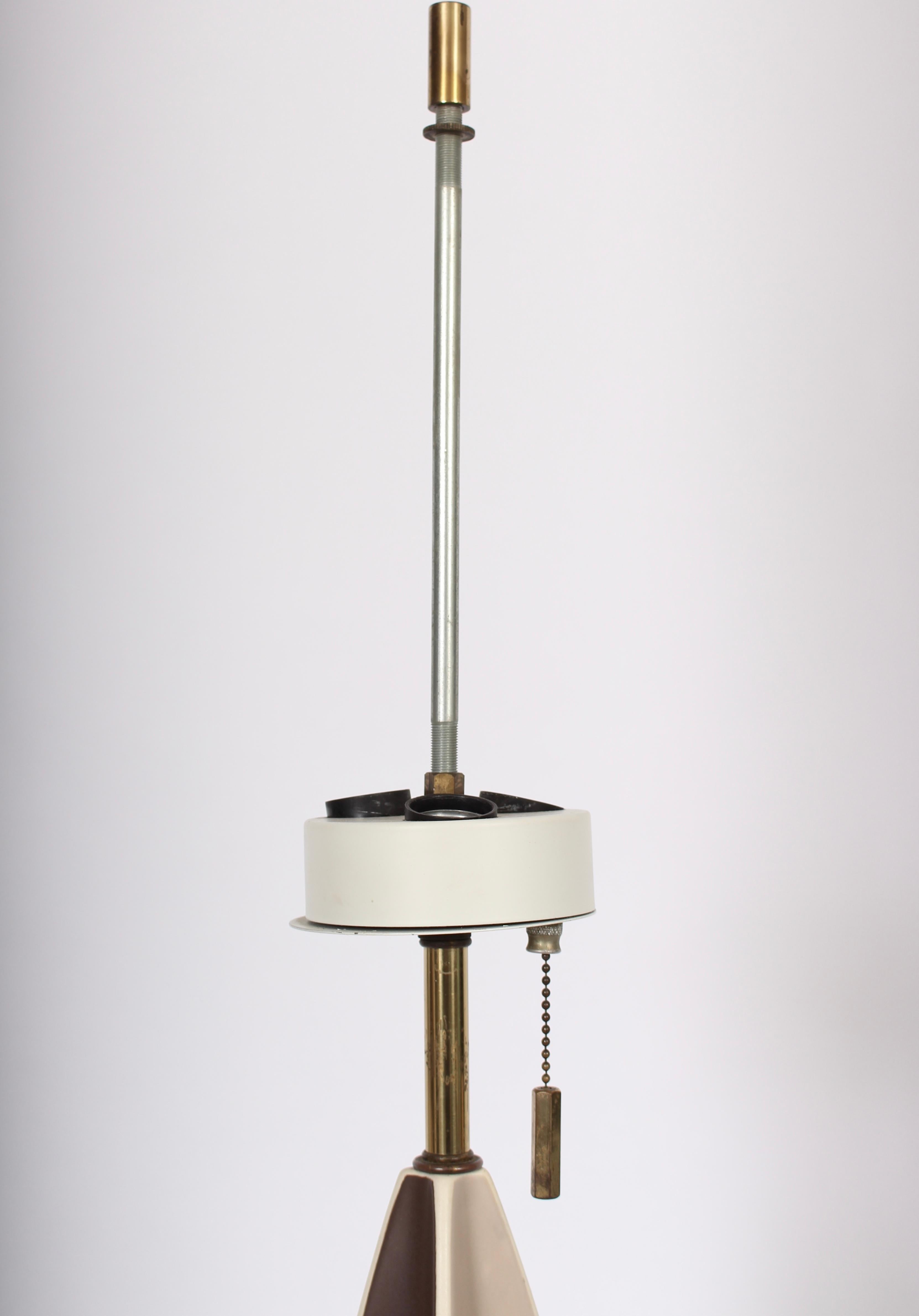 Substantielle lampe de bureau « Five » en porcelaine de Gerald Thurston Lightolier, années 1950 1