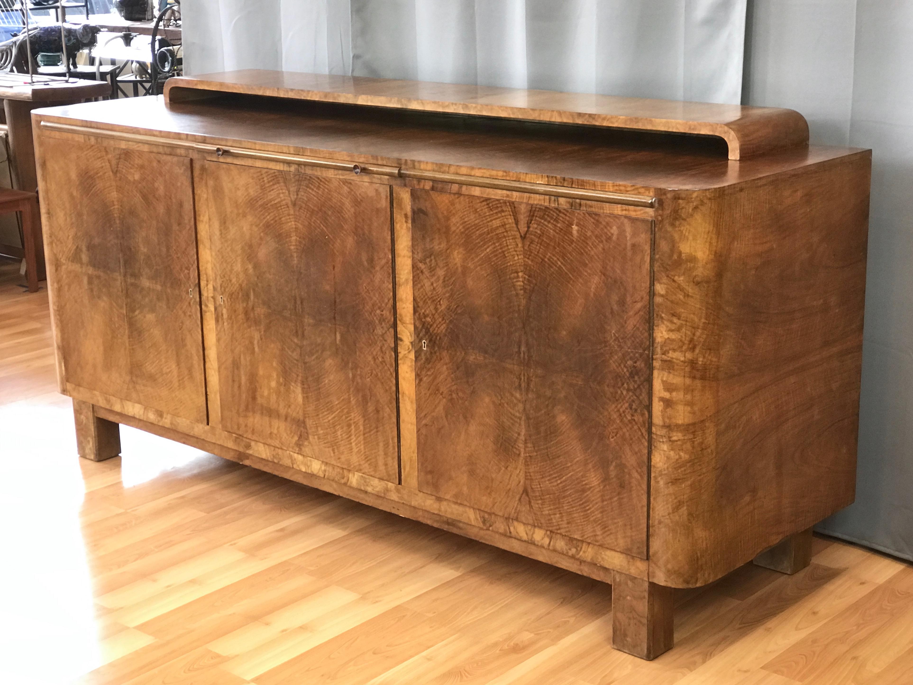 Veneer Substantial German Art Deco Buffet in Finely Figured French Walnut