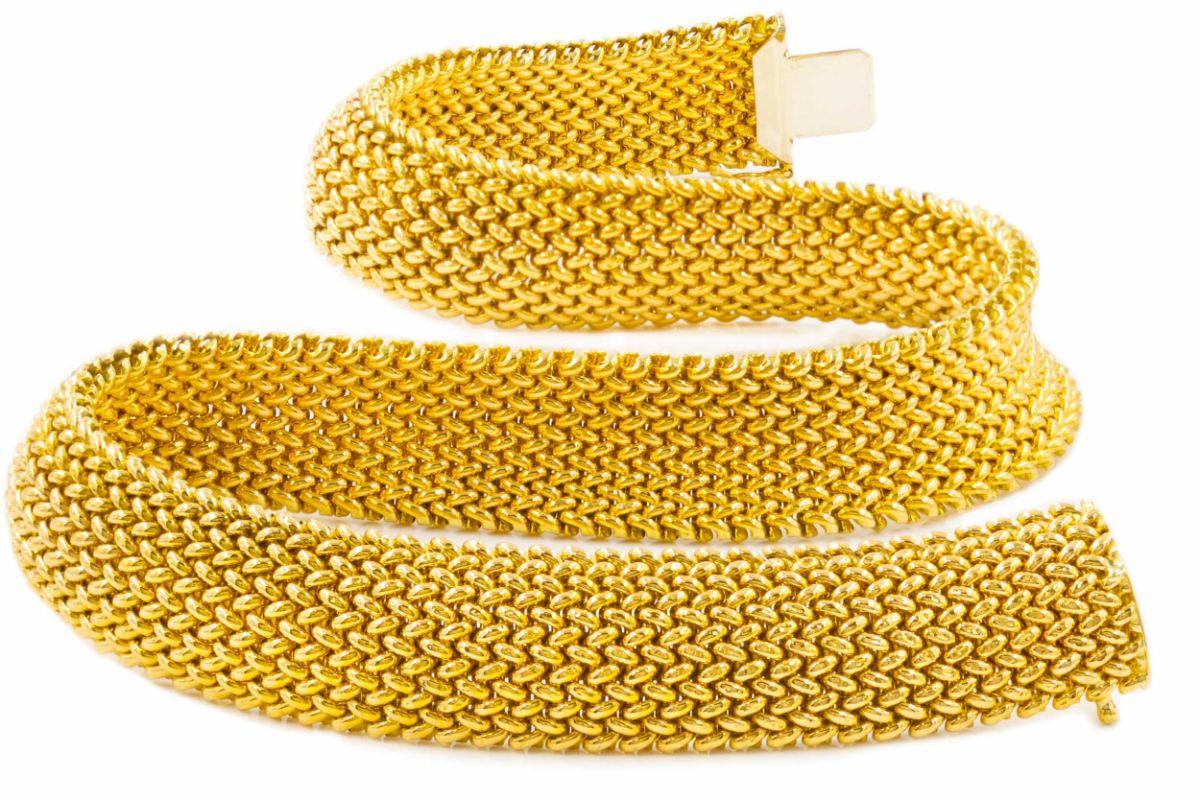 Substantial Italian 18k Yellow Gold Flexible Mesh Necklace by Unoaerre In Good Condition In Shippensburg, PA