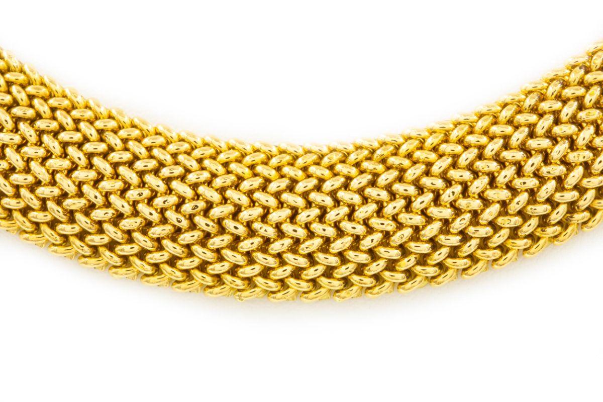 Substantial Italian 18k Yellow Gold Flexible Mesh Necklace by Unoaerre 1