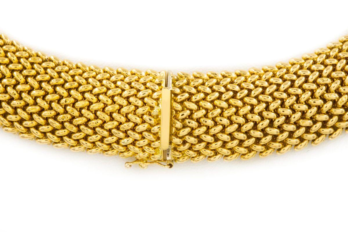 Substantial Italian 18k Yellow Gold Flexible Mesh Necklace by Unoaerre 3