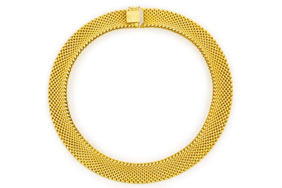 Substantial Italian 18k Yellow Gold Flexible Mesh Necklace by Unoaerre 4