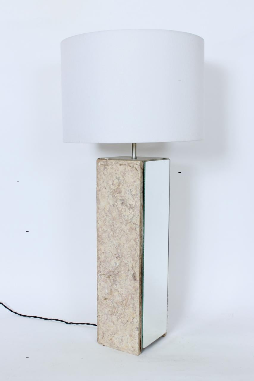 Mid-Century Modern Substantiel Laurel Lamp Co. Lampe de table en travertin et miroir, années 1960 en vente