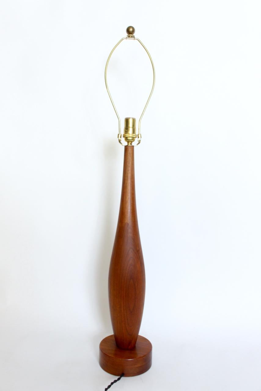 Substantial Mel Smilow Attributed Staved Solid Walnut Table Lamp, circa 1960 For Sale 2