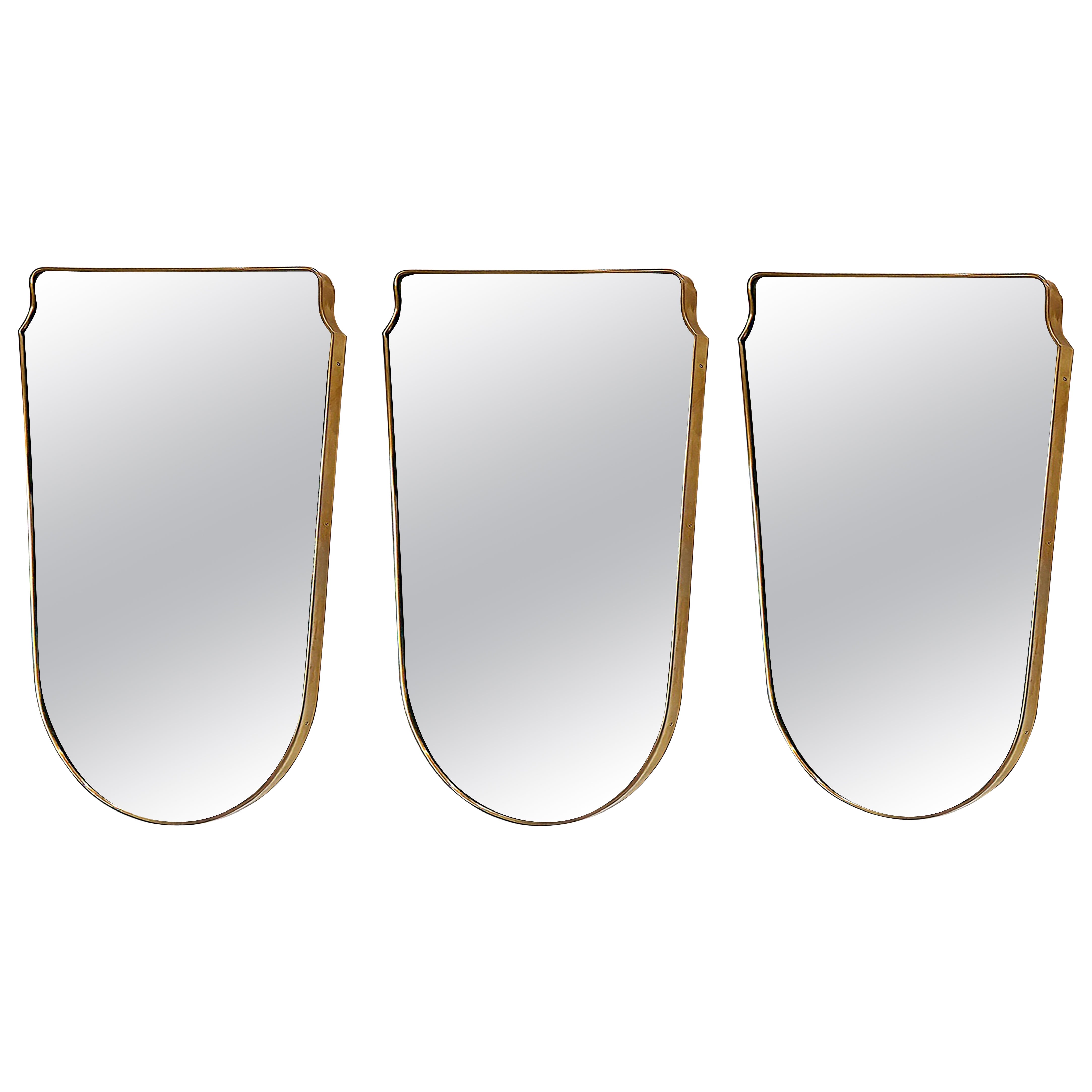 Substanzielle 20. Jahrhundert europäischen Messing Schild Spiegel, 3 verfügbar, pro Stück im Angebot