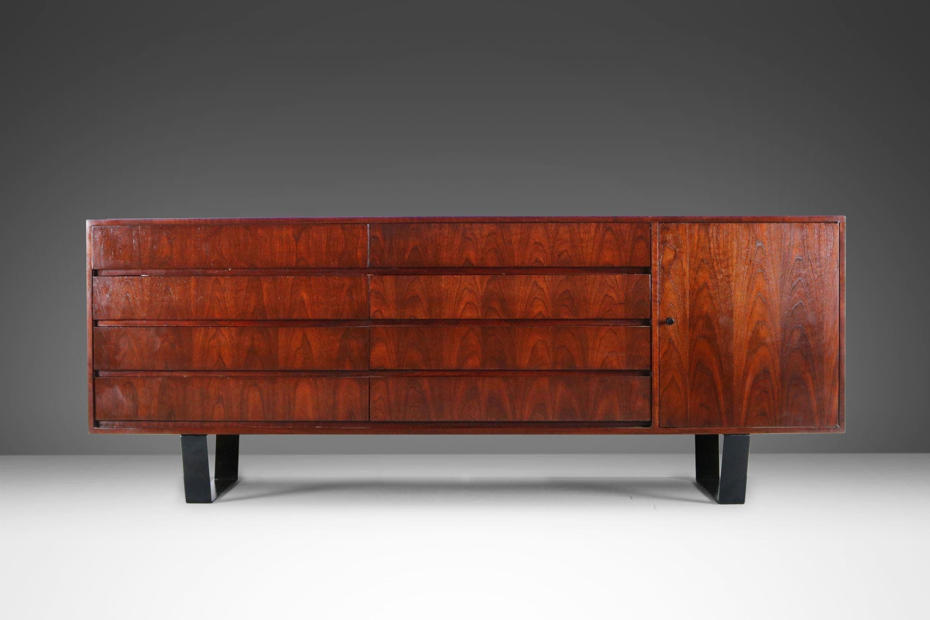 Mid-Century Modern Mid Century Credenza / Sideboard / Long Dresser on an Angular Steel Base, 1970s For Sale