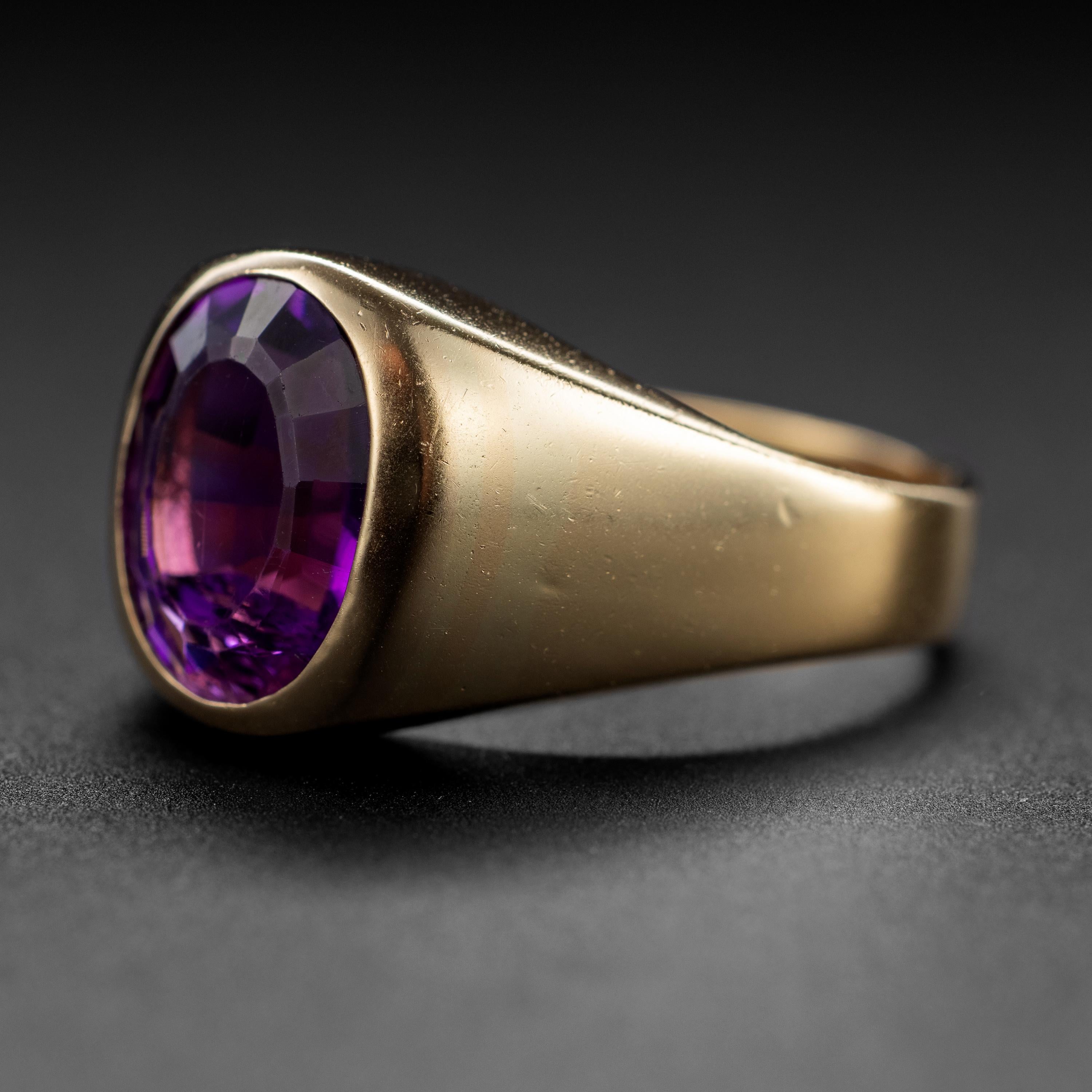 Substantial Midcentury Amethyst Ring In Excellent Condition For Sale In Southbury, CT