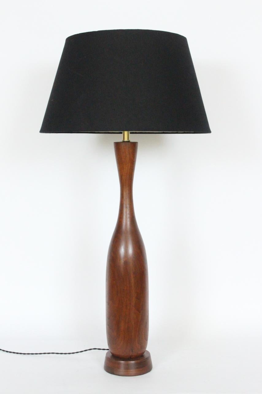Mid-Century Modern Substantial New Hope School Solid Walnut Table Lamp, circa 1960 For Sale