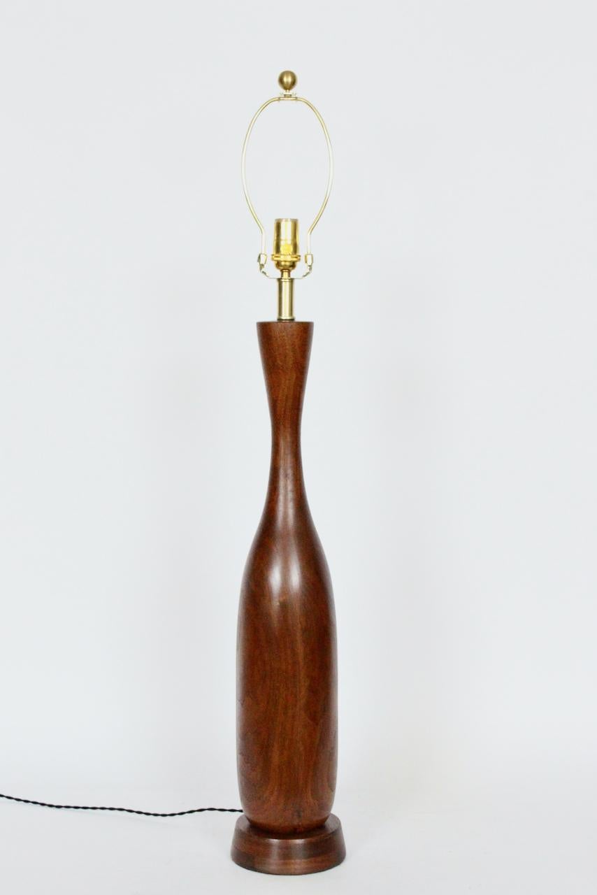 Mid-20th Century Substantial New Hope School Solid Walnut Table Lamp, circa 1960 For Sale