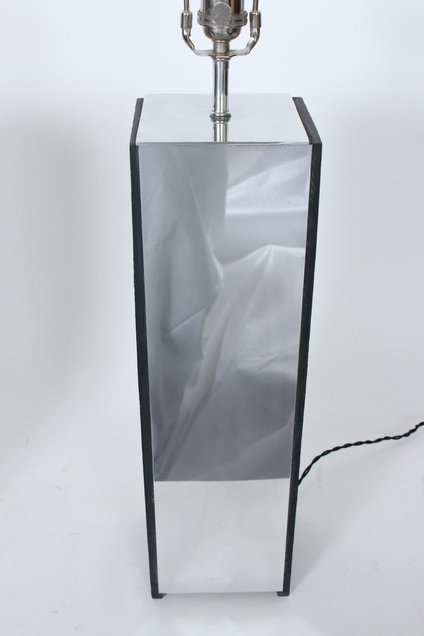 Substantielle paire de lampes Laurel Co. Lampe de table en ardoise anthracite et aluminium miroité en vente 1