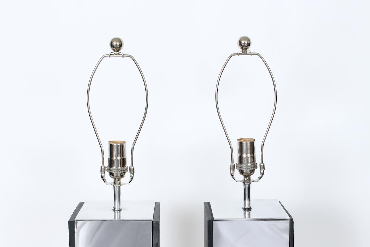 Substantielle paire de lampes Laurel Co. Lampe de table en ardoise anthracite et aluminium miroité en vente 3
