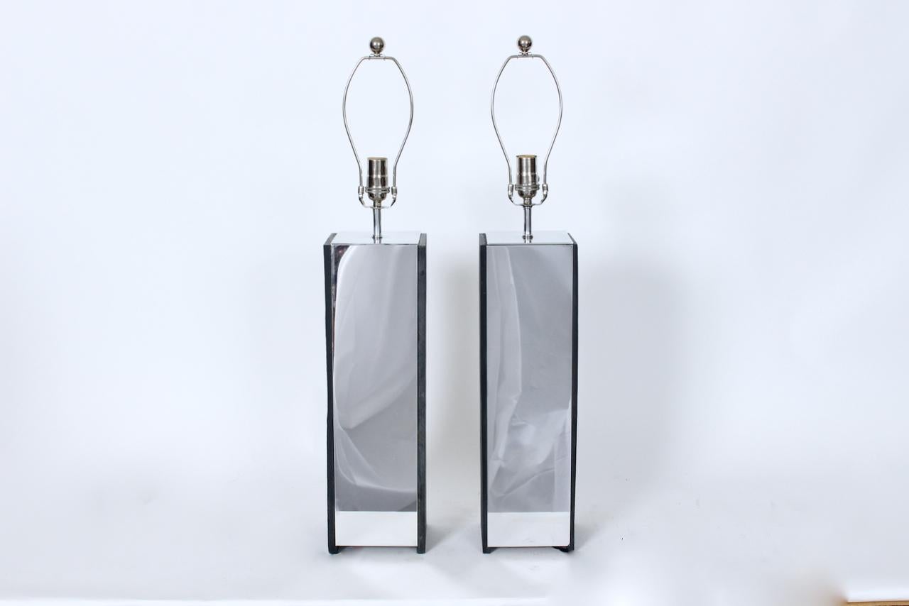 Substantielle paire de lampes Laurel Co. Lampe de table en ardoise anthracite et aluminium miroité en vente 8