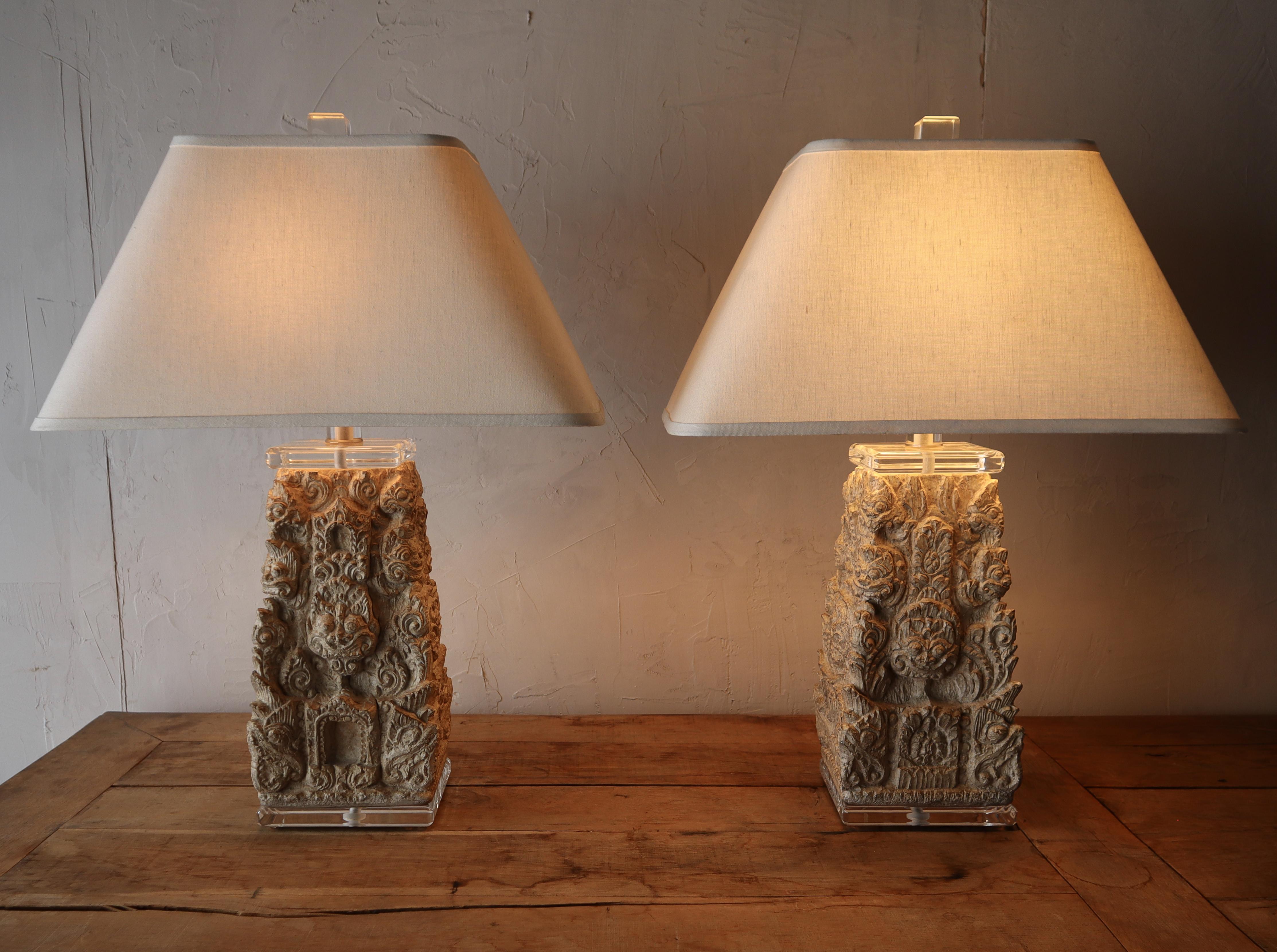 Substantial Pair of Carved Stone and Lucite Asian Foo Dog Lamps In Excellent Condition For Sale In Las Vegas, NV