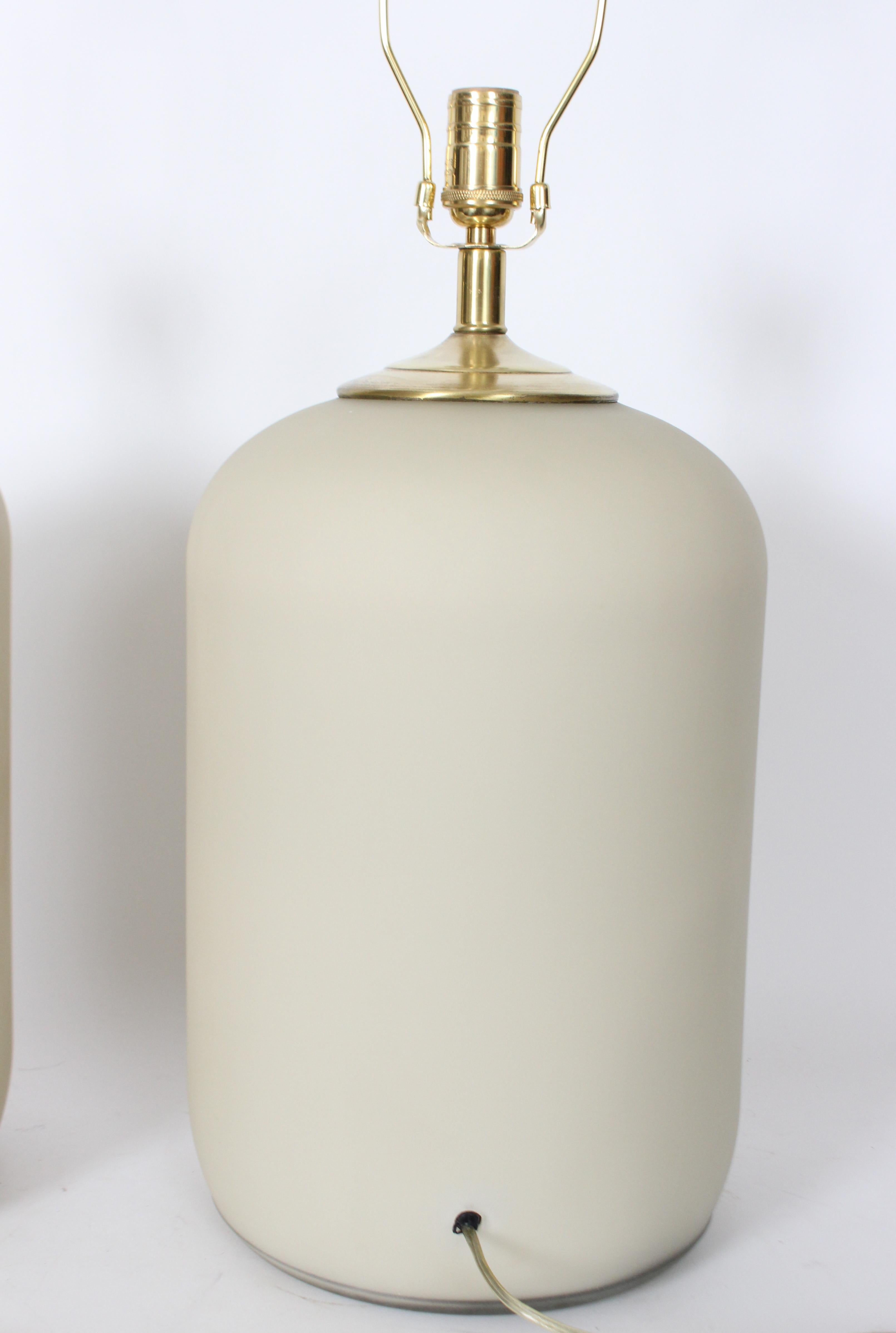 Sustancial Pareja de Lámparas de Mesa de Vidrio Esmerilado de Color Topo Pálido, Años 80 en venta 3