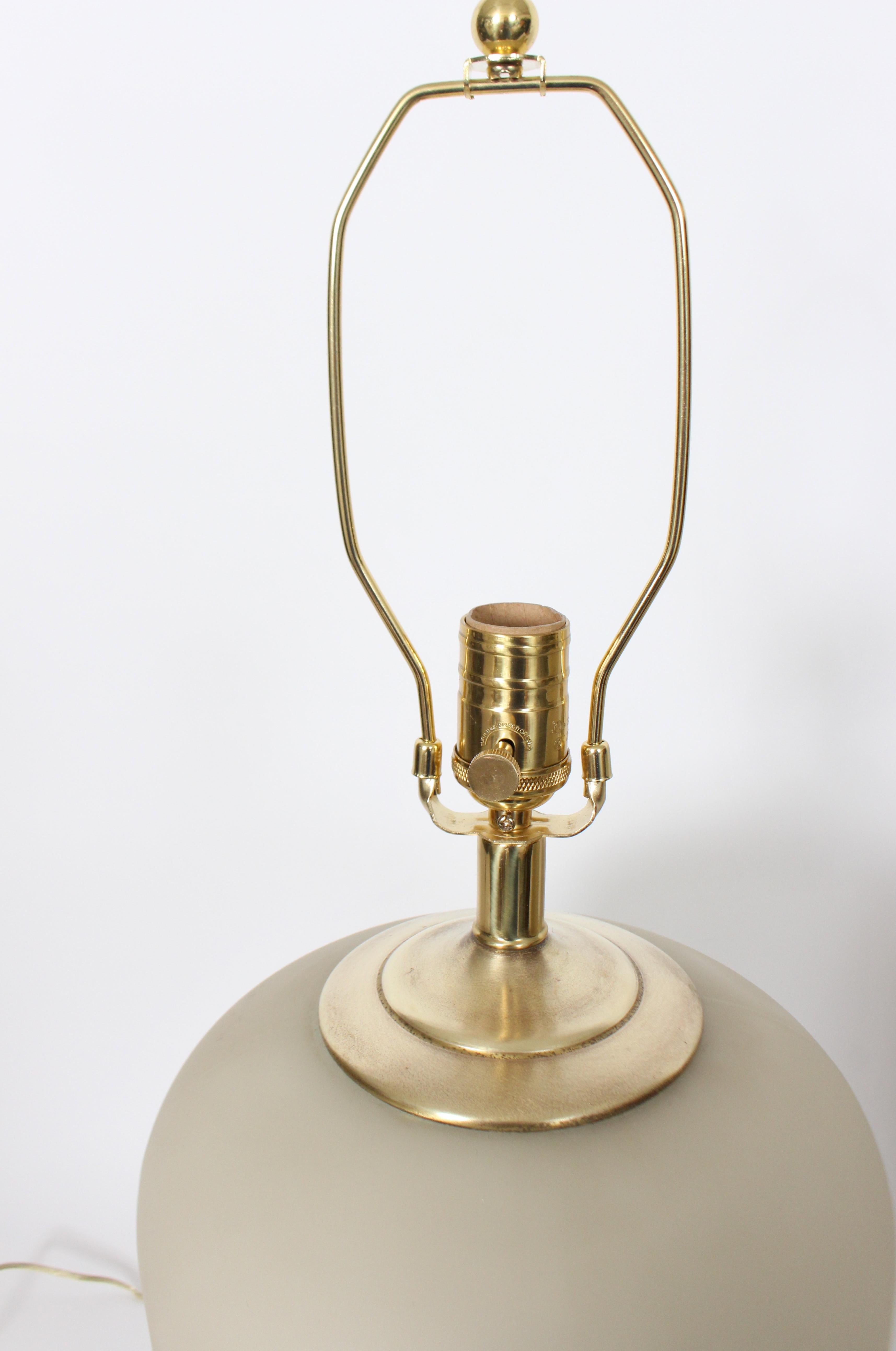 Sustancial Pareja de Lámparas de Mesa de Vidrio Esmerilado de Color Topo Pálido, Años 80 en venta 5