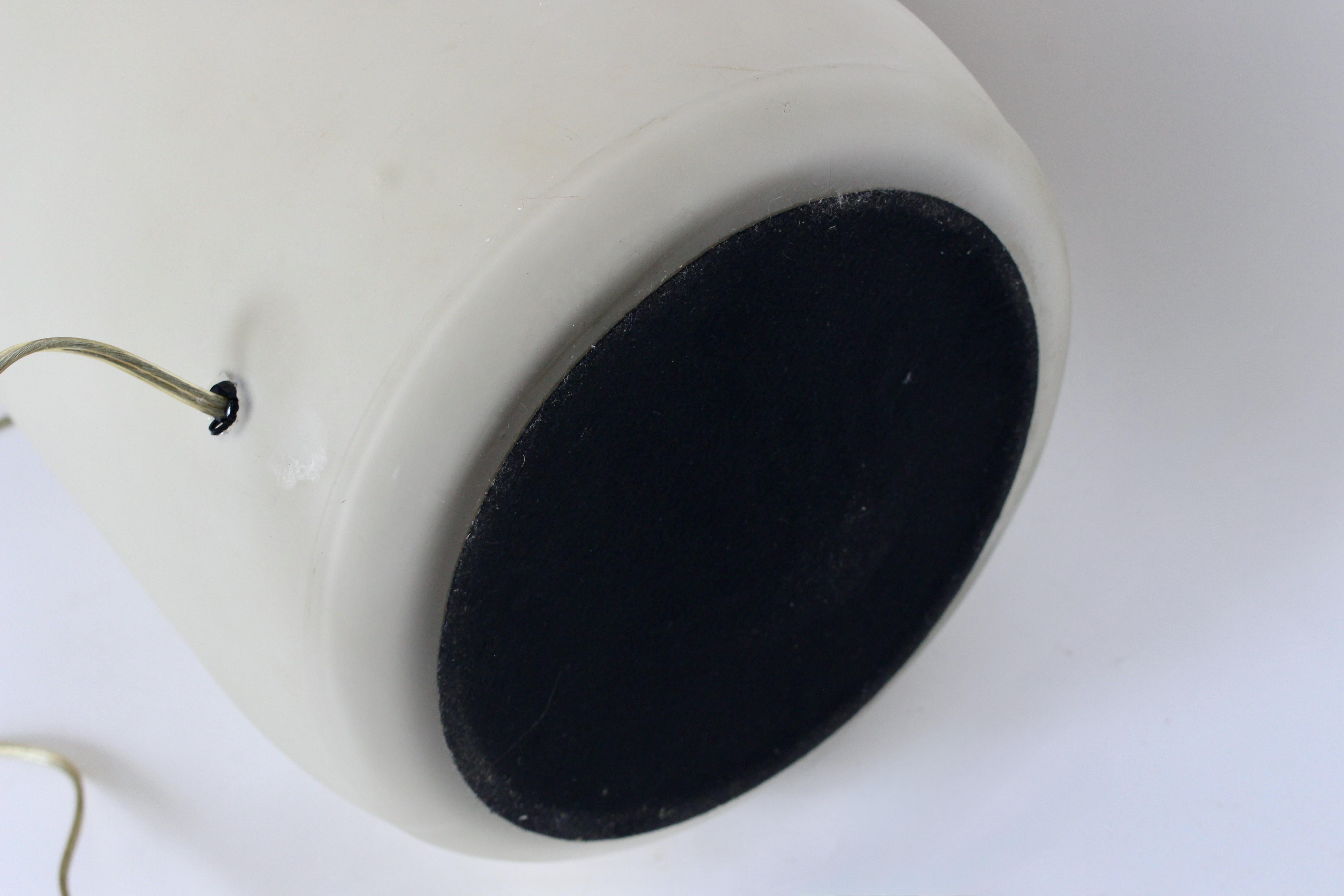 Sustancial Pareja de Lámparas de Mesa de Vidrio Esmerilado de Color Topo Pálido, Años 80 en venta 8