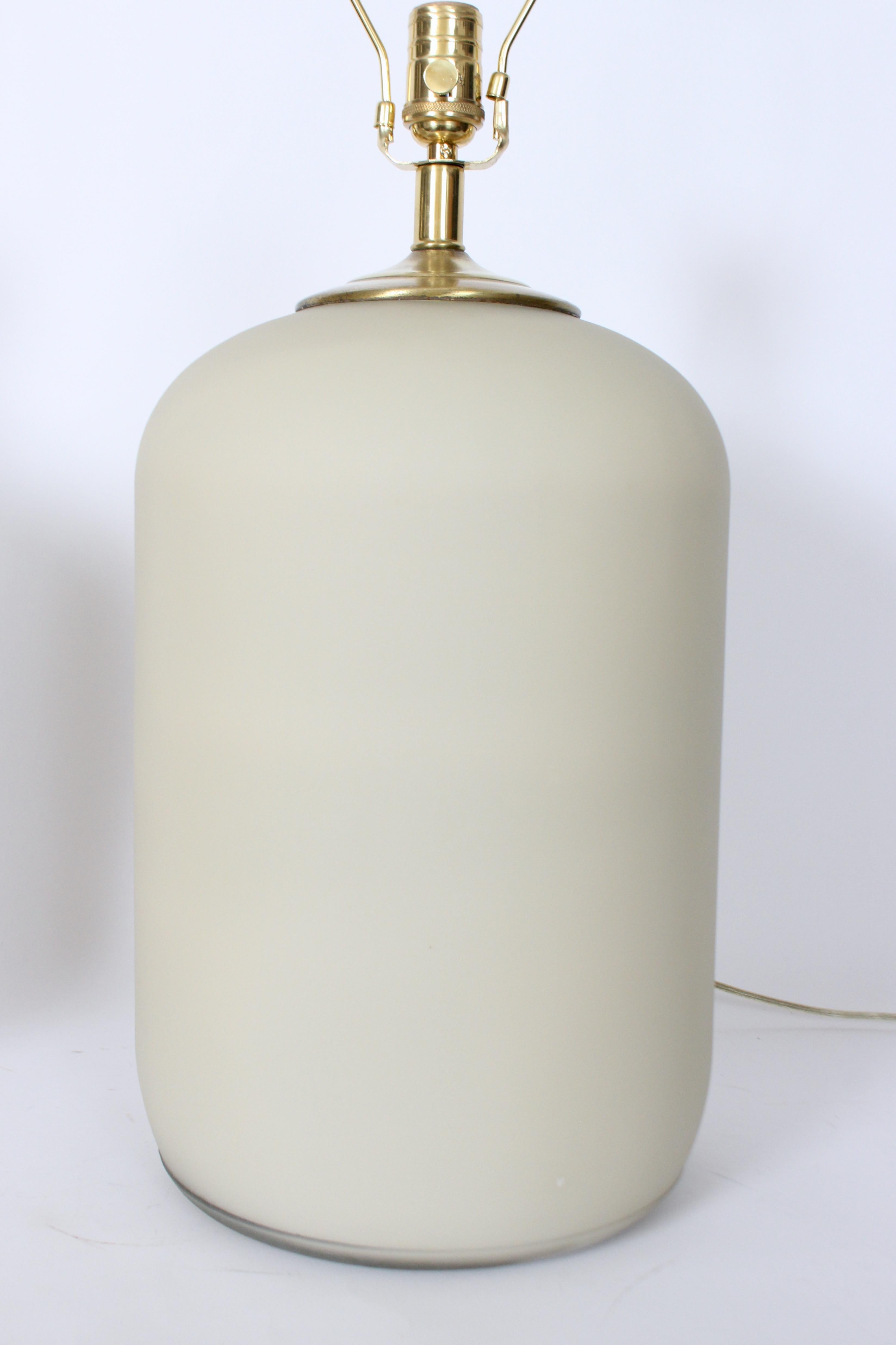 Sustancial Pareja de Lámparas de Mesa de Vidrio Esmerilado de Color Topo Pálido, Años 80 Metal en venta