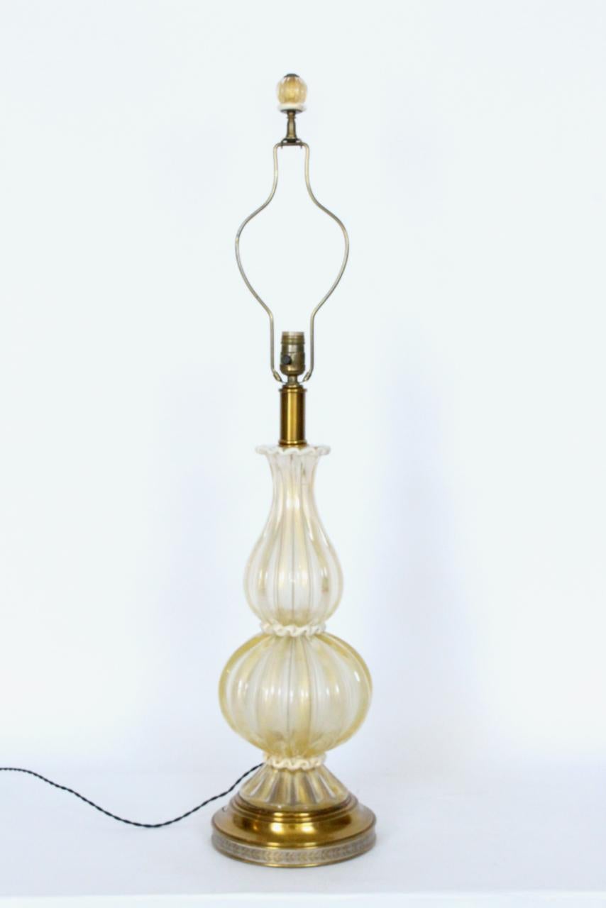 Tall mid-century Paul Hanson Murano glass table lamp with gold inclusions. Featuring a smoothly ribbed 40