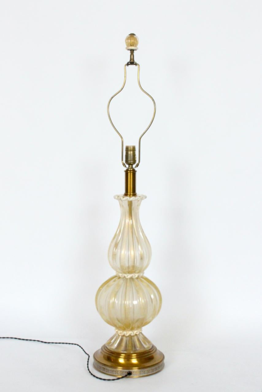 Substantial Paul Hanson White & Gold Murano Glass Table Lamp, 1960's In Good Condition For Sale In Bainbridge, NY