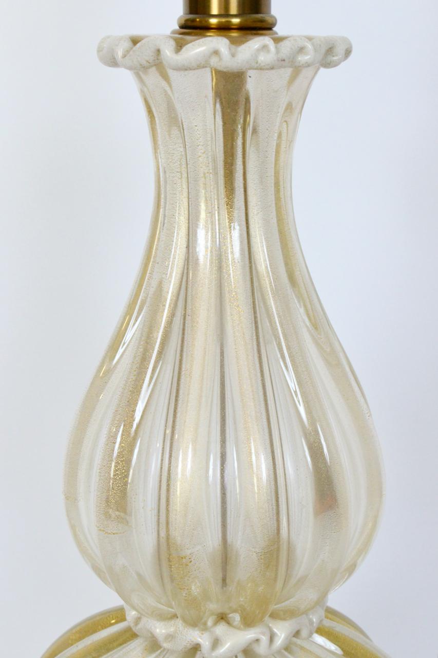Substantial Paul Hanson White & Gold Murano Glass Table Lamp, 1960's For Sale 1