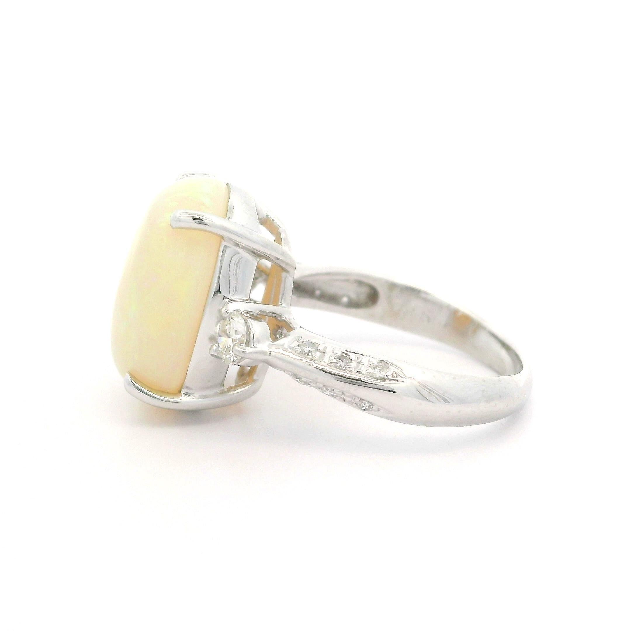 Anello da cocktail in platino con opale ovale cabochon e diamante da 6,4 carati in vendita 5