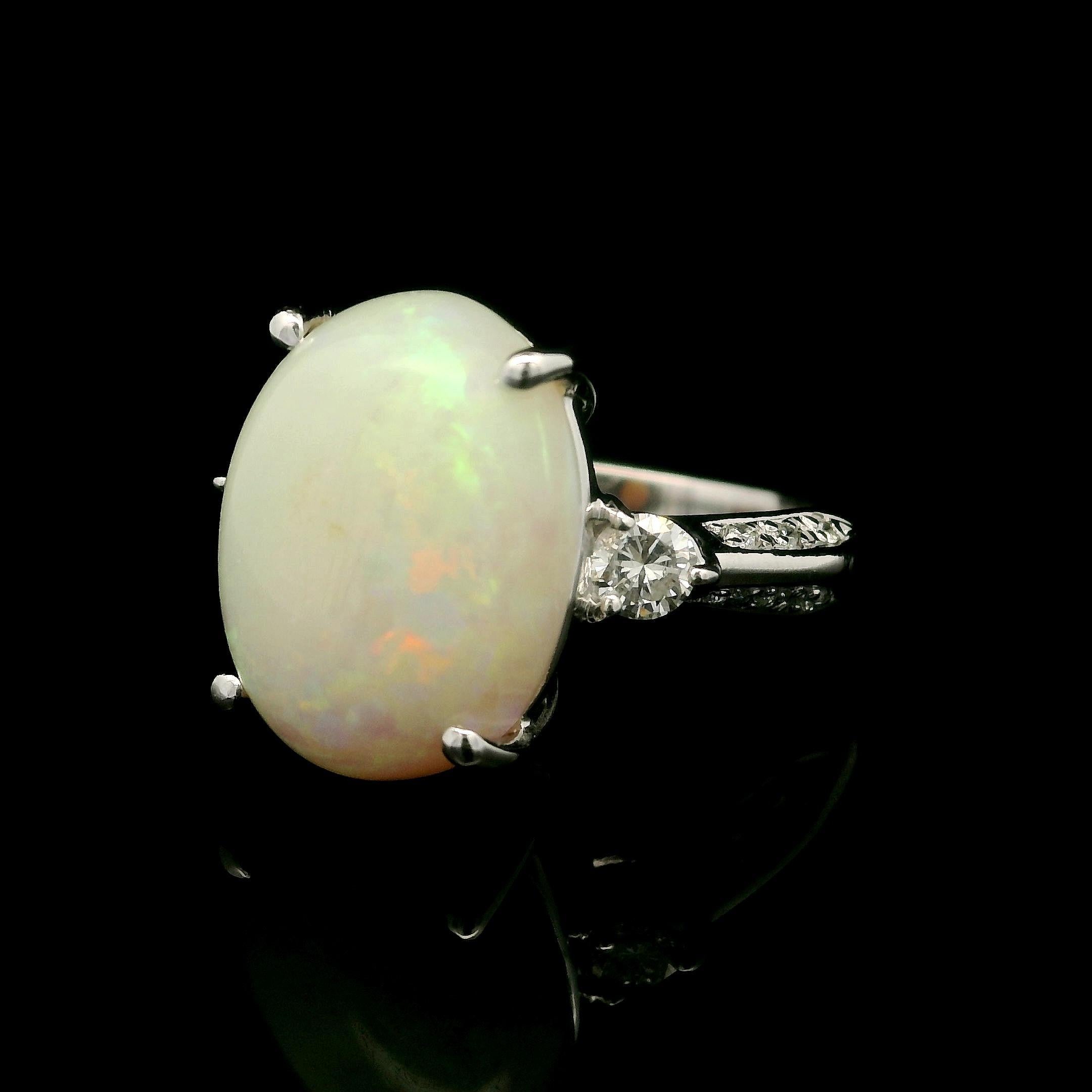 Anello da cocktail in platino con opale ovale cabochon e diamante da 6,4 carati in vendita 7