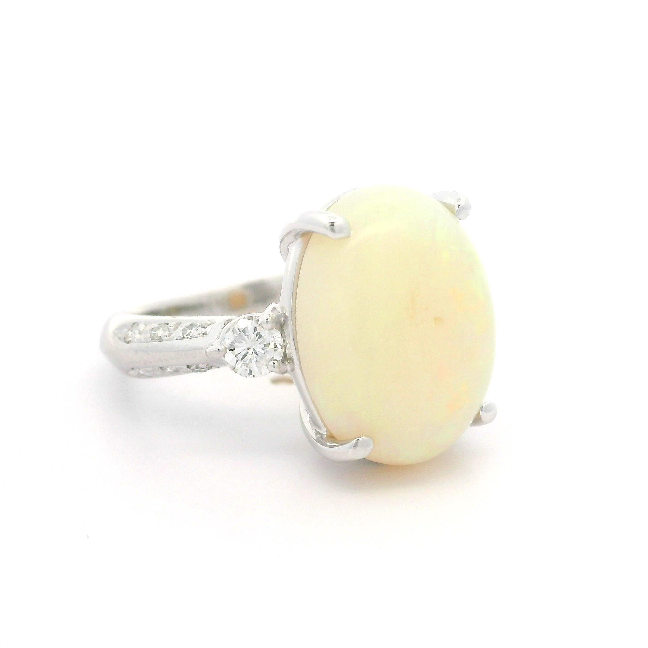 Anello da cocktail in platino con opale ovale cabochon e diamante da 6,4 carati in vendita 9